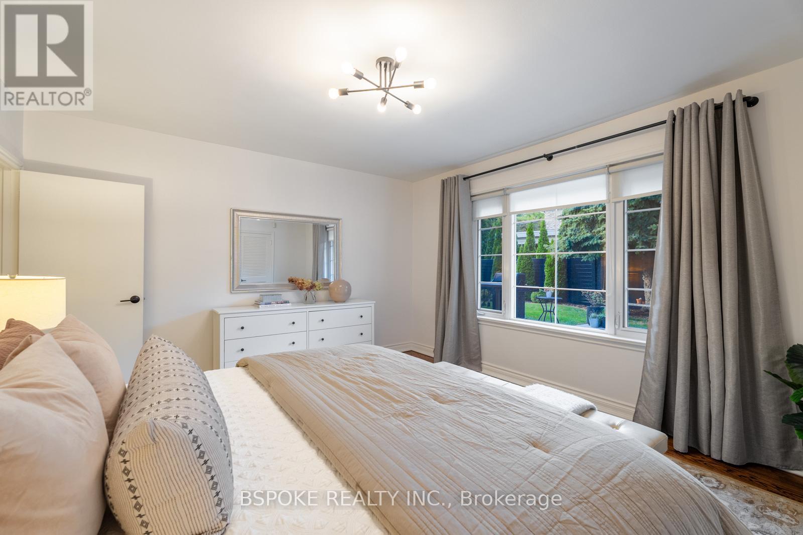76 Princess Margaret Boulevard, Toronto (Princess-Rosethorn), Ontario  M9A 2A4 - Photo 28 - W12464992