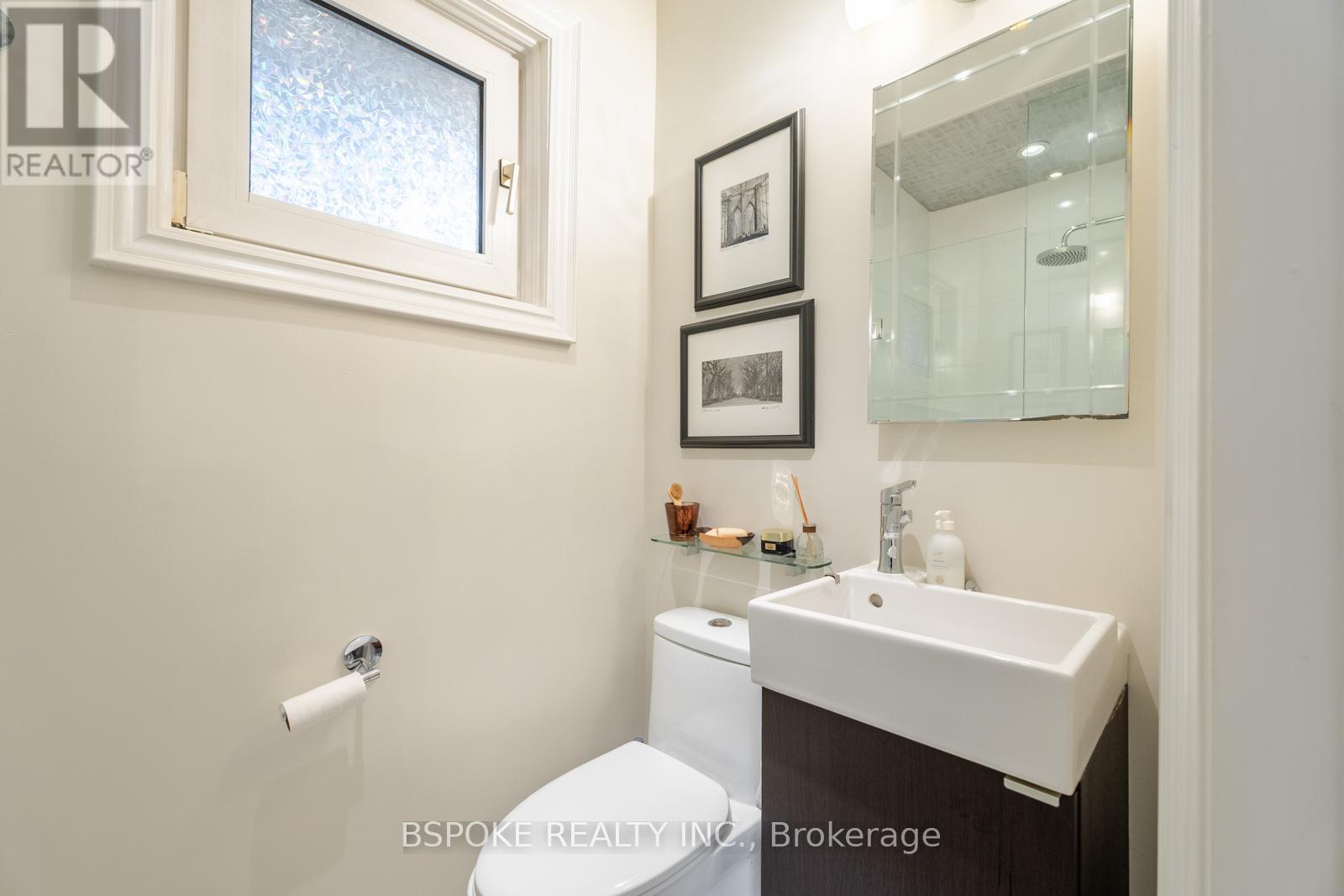 76 Princess Margaret Boulevard, Toronto (Princess-Rosethorn), Ontario  M9A 2A4 - Photo 32 - W12464992