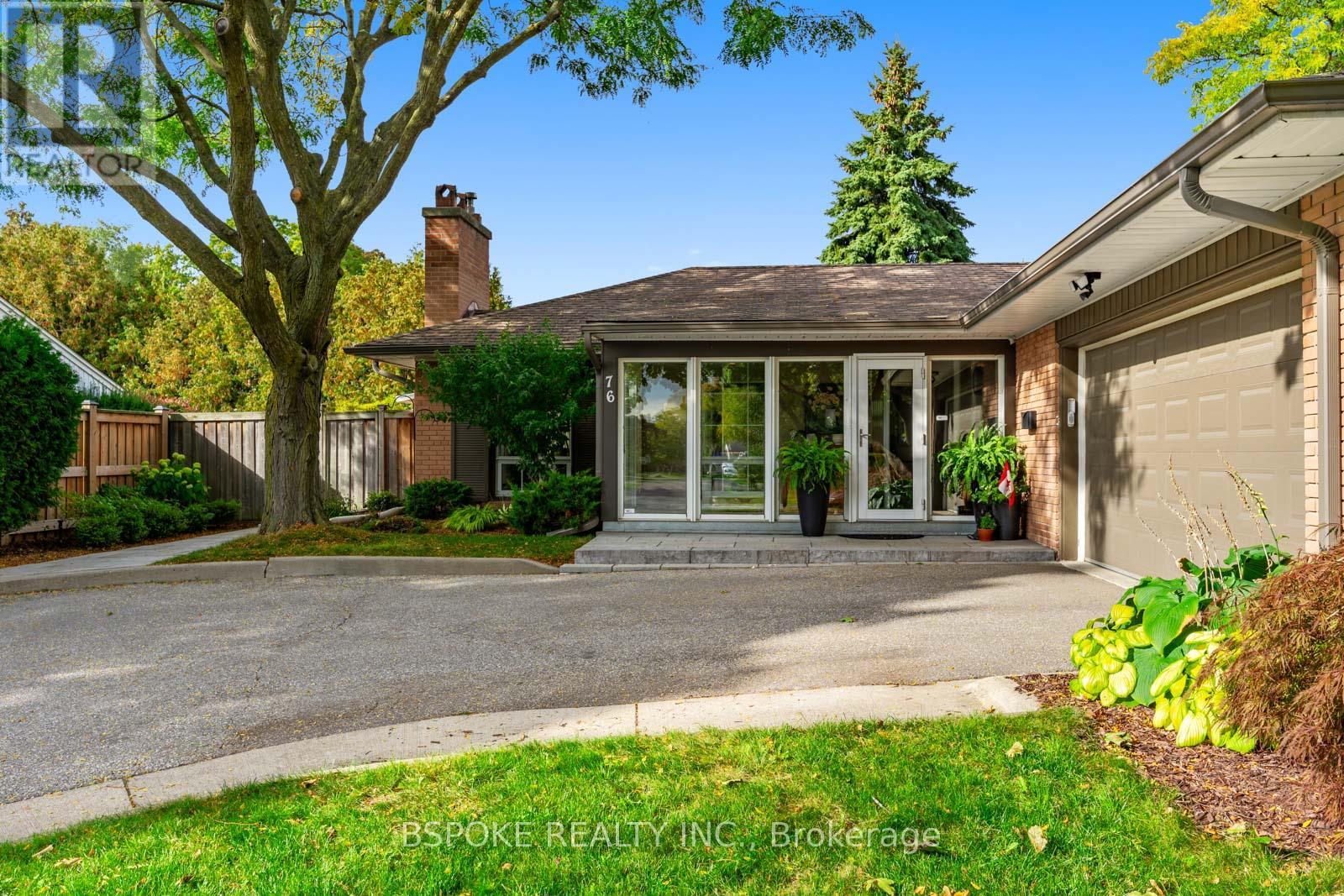 76 Princess Margaret Boulevard, Toronto (Princess-Rosethorn), Ontario  M9A 2A4 - Photo 5 - W12464992