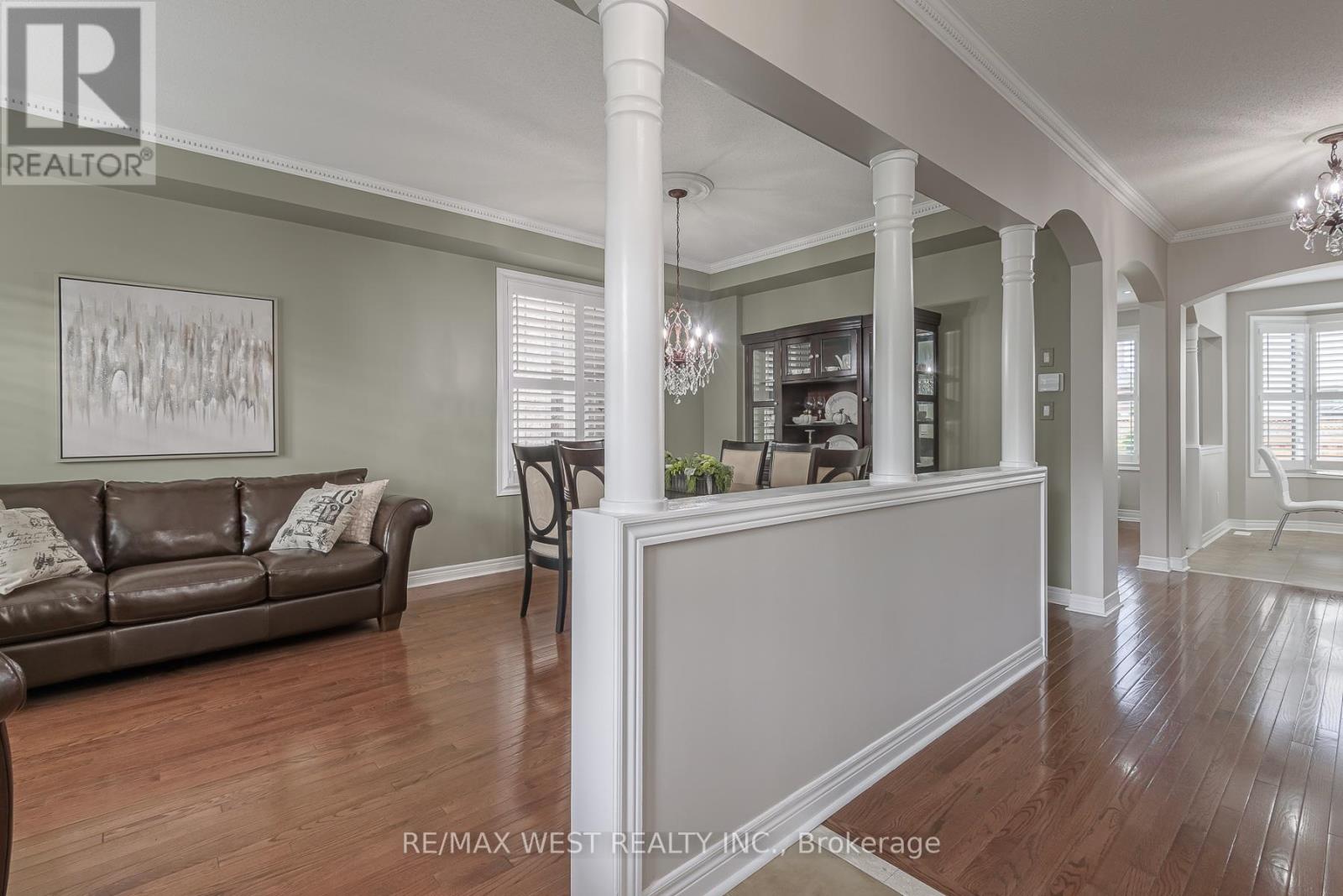 17 Hawkridge Trail, Brampton (Brampton East), Ontario  L6P 2T5 - Photo 11 - W12464995