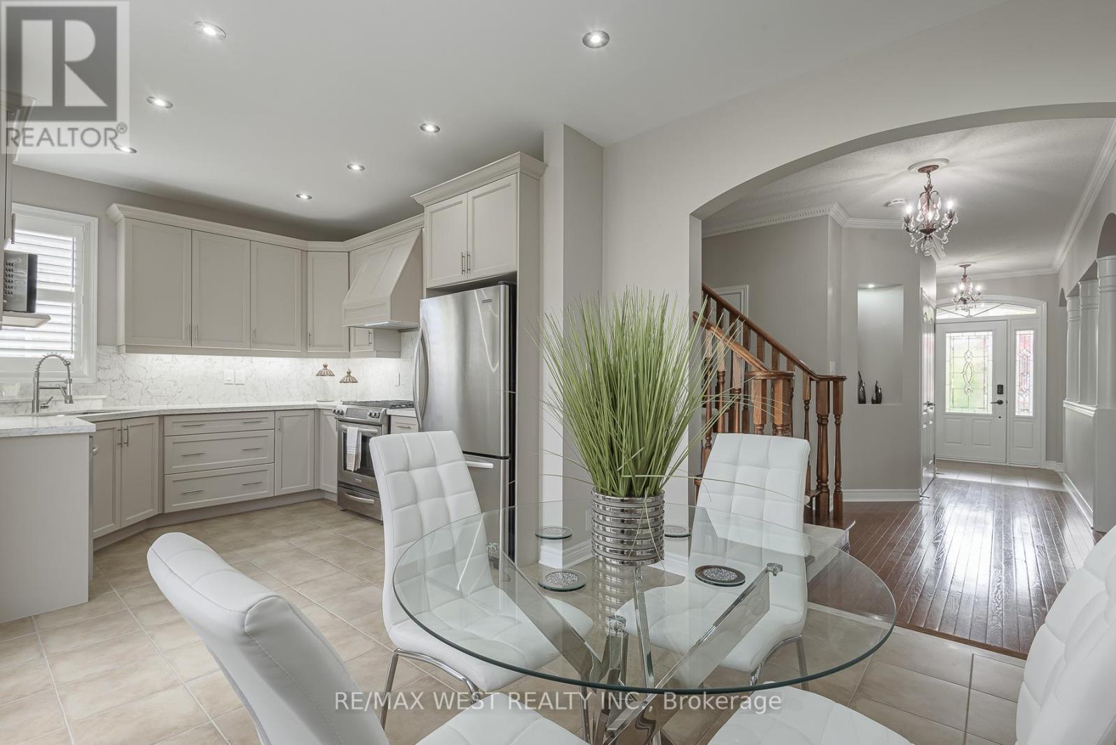 17 Hawkridge Trail, Brampton (Brampton East), Ontario  L6P 2T5 - Photo 24 - W12464995
