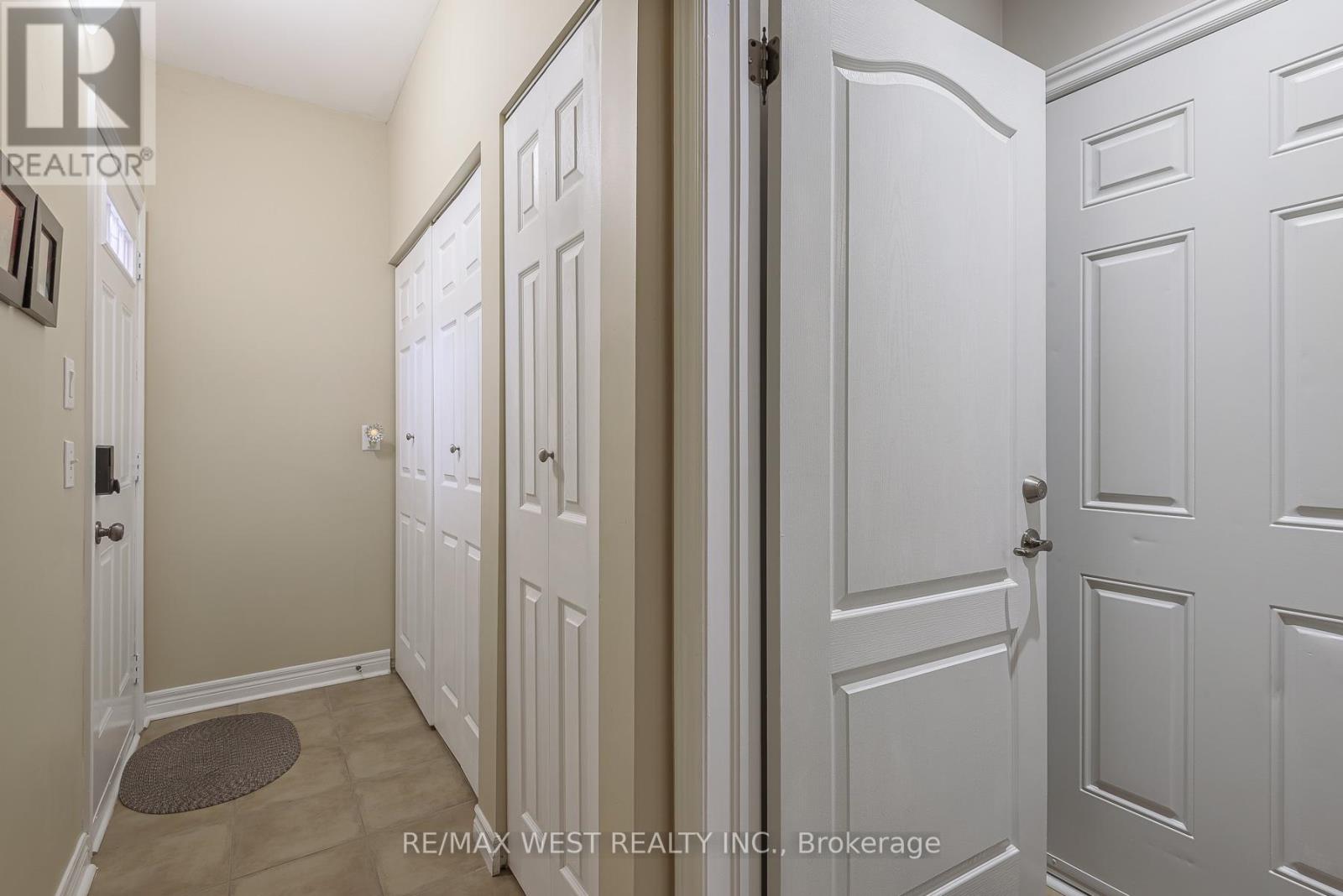 17 Hawkridge Trail, Brampton (Brampton East), Ontario  L6P 2T5 - Photo 28 - W12464995