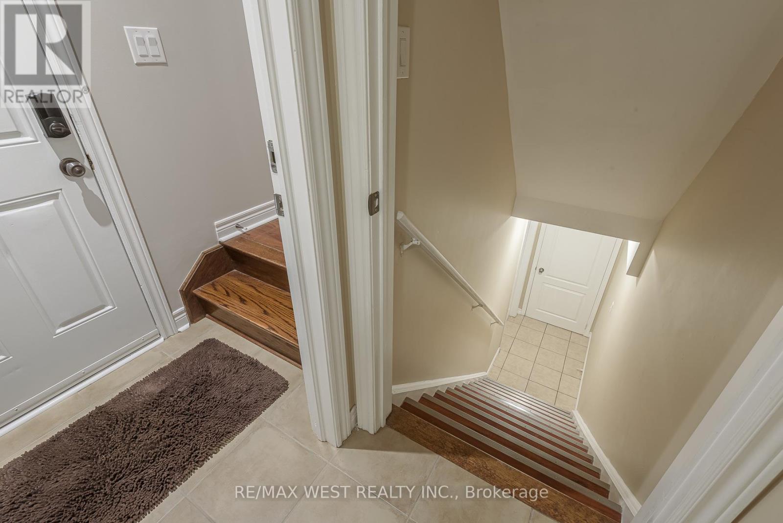 17 Hawkridge Trail, Brampton (Brampton East), Ontario  L6P 2T5 - Photo 30 - W12464995
