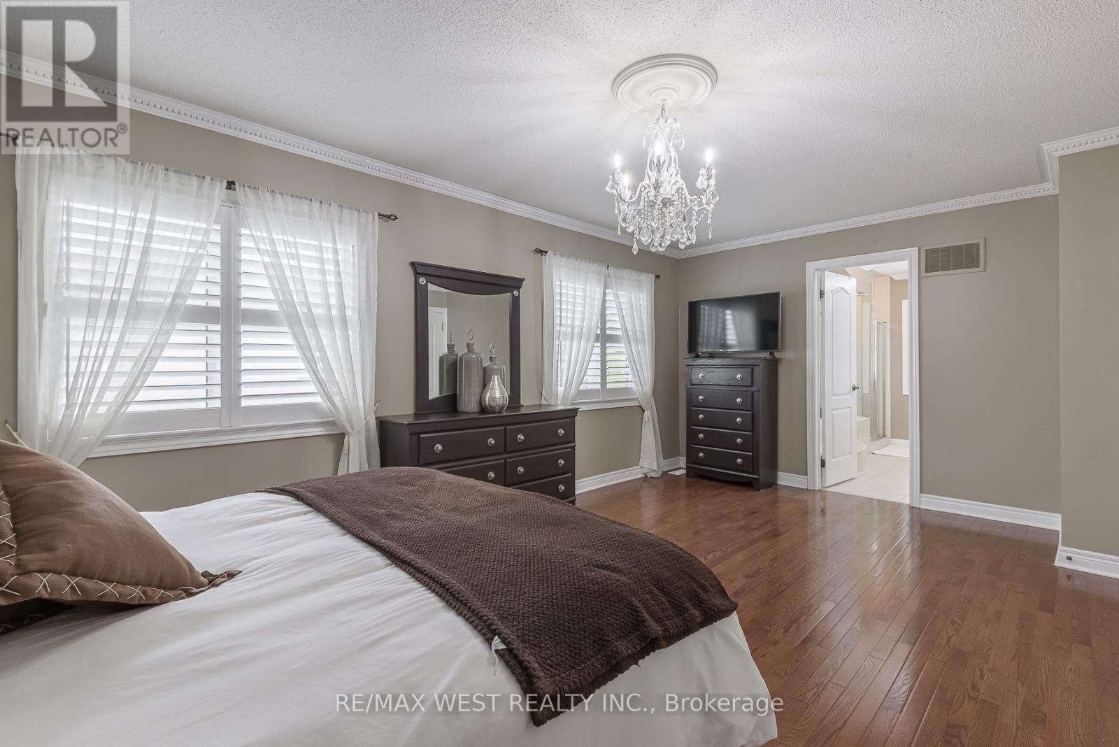 17 Hawkridge Trail, Brampton (Brampton East), Ontario  L6P 2T5 - Photo 36 - W12464995