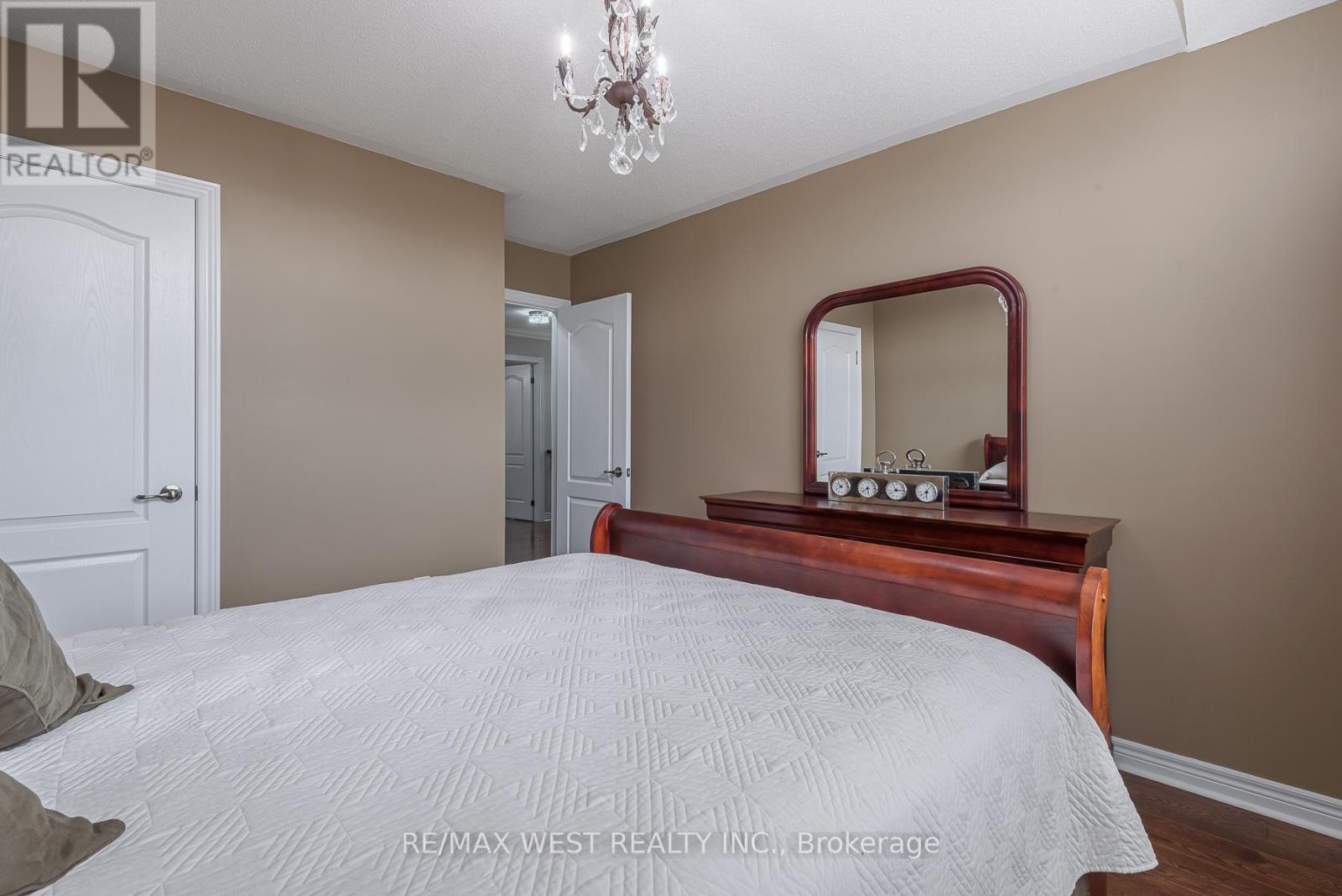 17 Hawkridge Trail, Brampton (Brampton East), Ontario  L6P 2T5 - Photo 41 - W12464995
