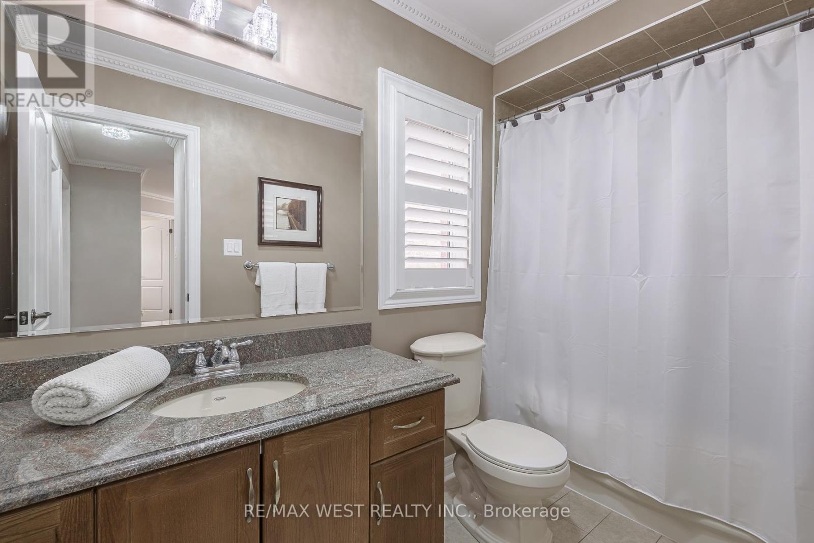 17 Hawkridge Trail, Brampton (Brampton East), Ontario  L6P 2T5 - Photo 42 - W12464995