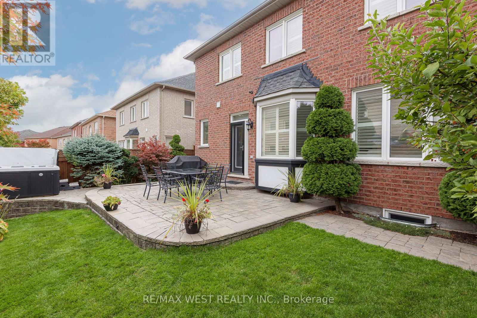17 Hawkridge Trail, Brampton (Brampton East), Ontario  L6P 2T5 - Photo 50 - W12464995