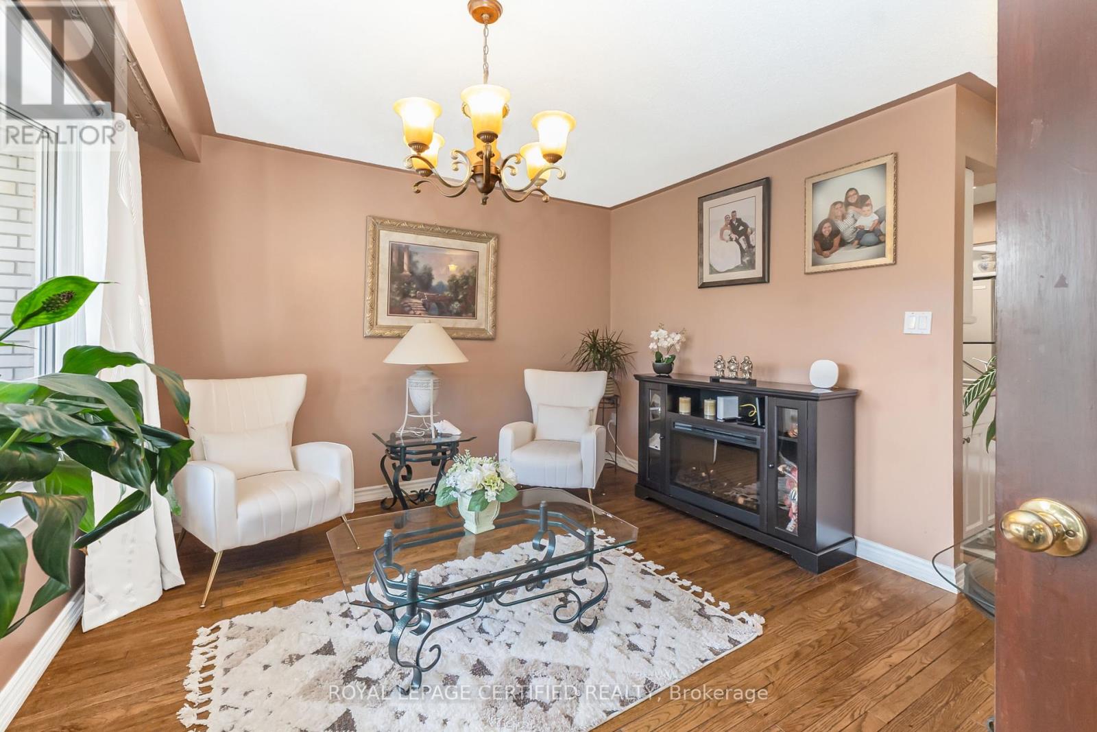 2 Edwin Drive, Brampton (Brampton South), Ontario  L6Y 1A1 - Photo 10 - W12465012