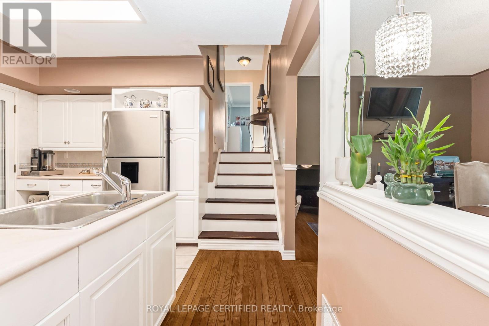 2 Edwin Drive, Brampton (Brampton South), Ontario  L6Y 1A1 - Photo 16 - W12465012
