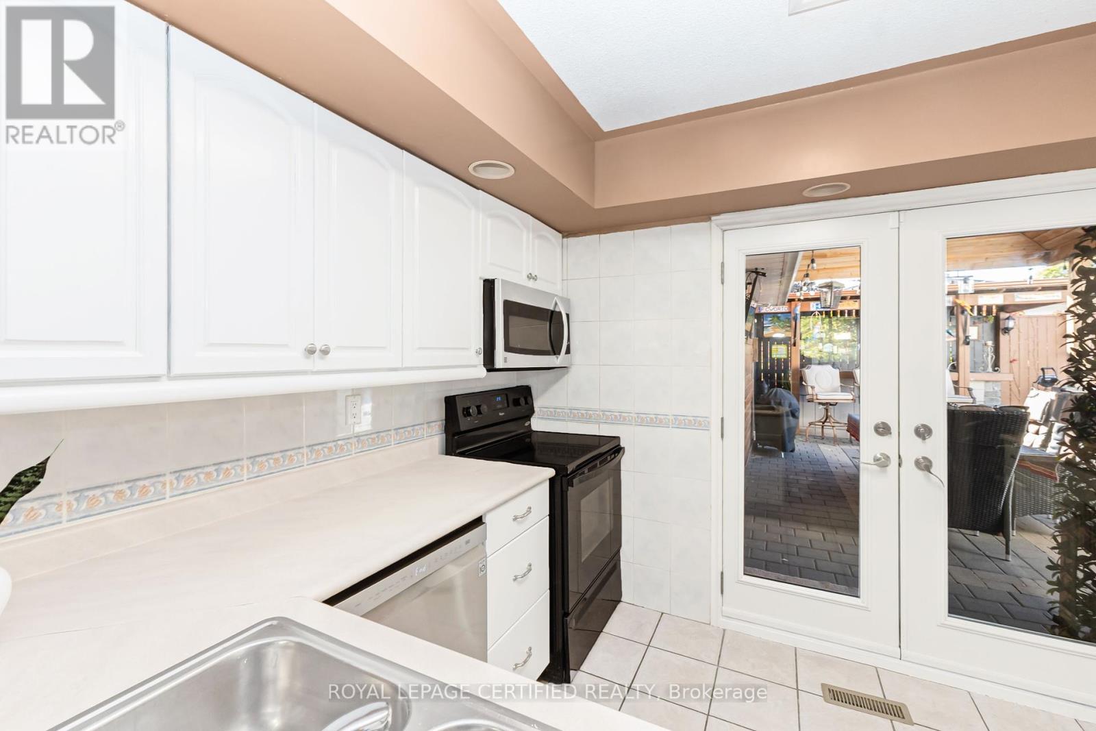 2 Edwin Drive, Brampton (Brampton South), Ontario  L6Y 1A1 - Photo 19 - W12465012