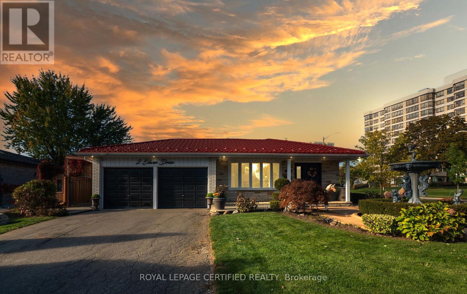 2 Edwin Drive, Brampton (Brampton South), Ontario  L6Y 1A1 - Photo 2 - W12465012