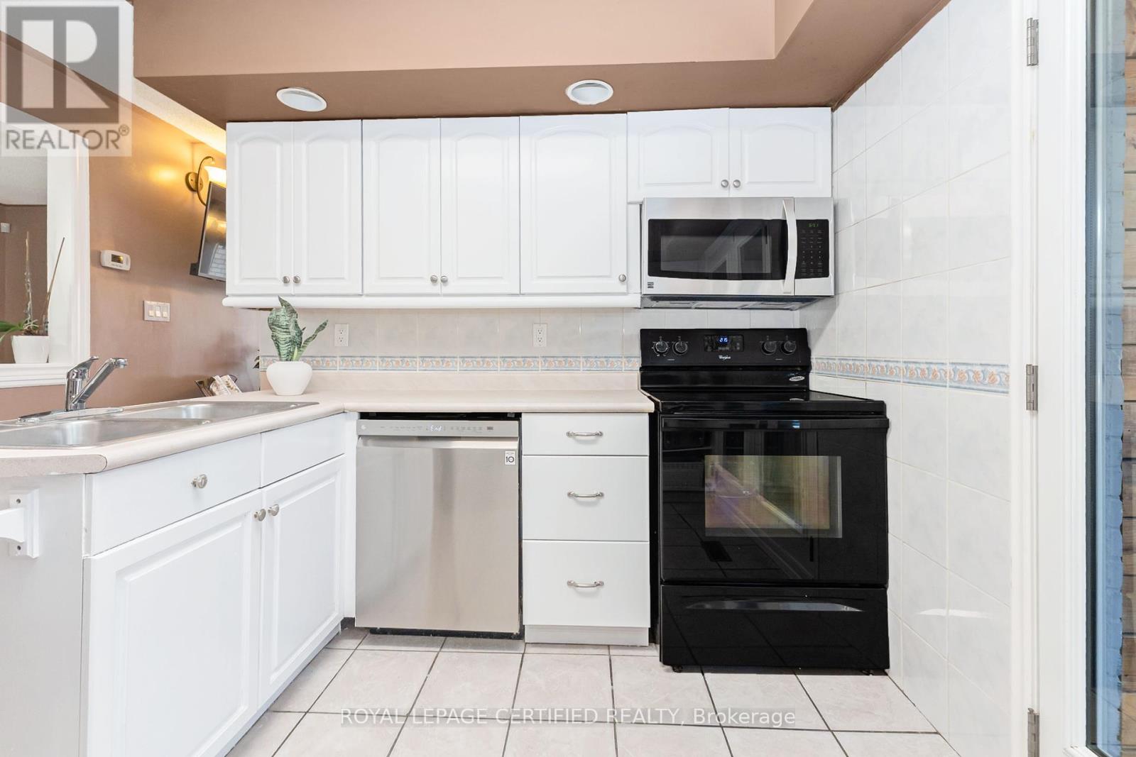 2 Edwin Drive, Brampton (Brampton South), Ontario  L6Y 1A1 - Photo 20 - W12465012