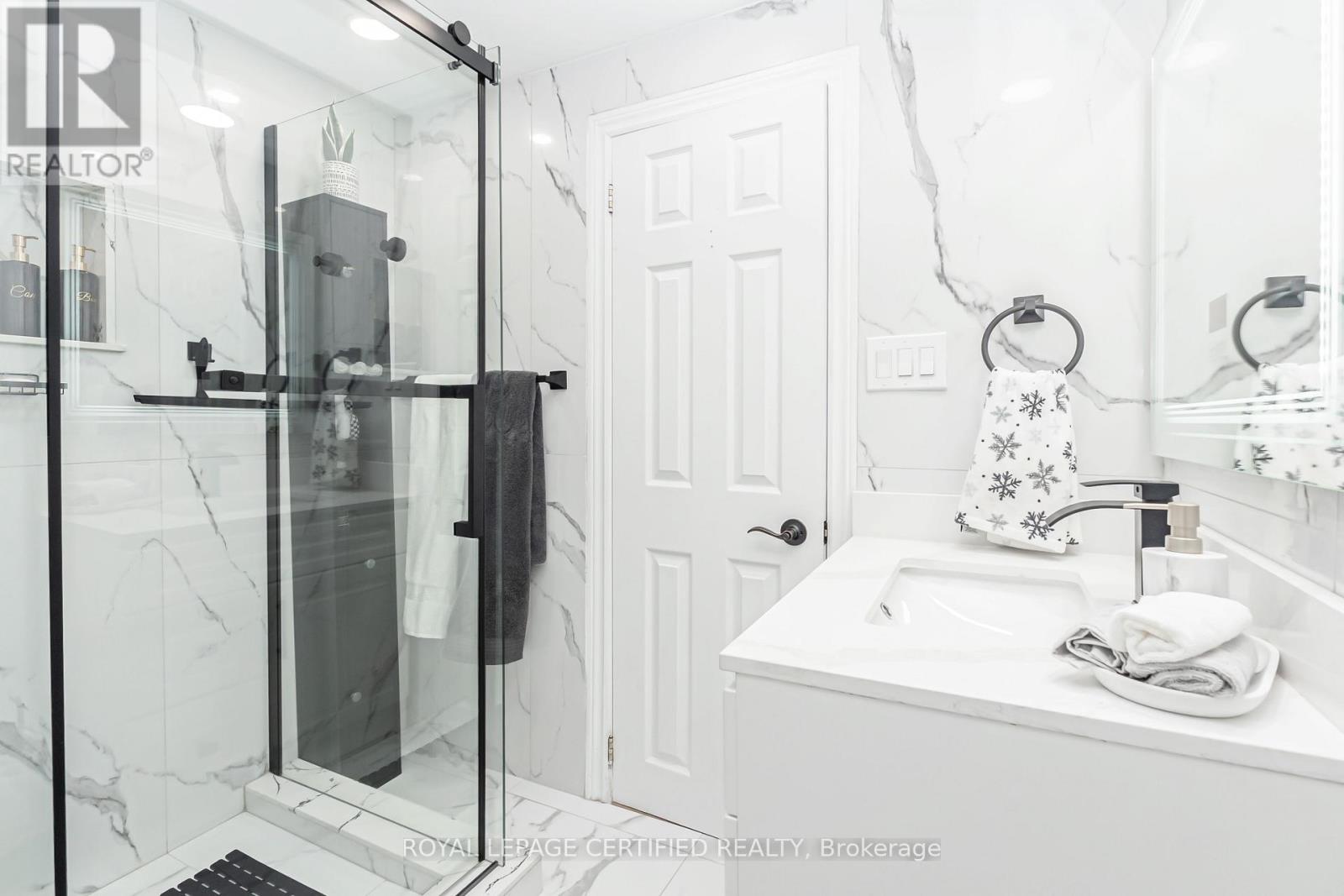 2 Edwin Drive, Brampton (Brampton South), Ontario  L6Y 1A1 - Photo 26 - W12465012