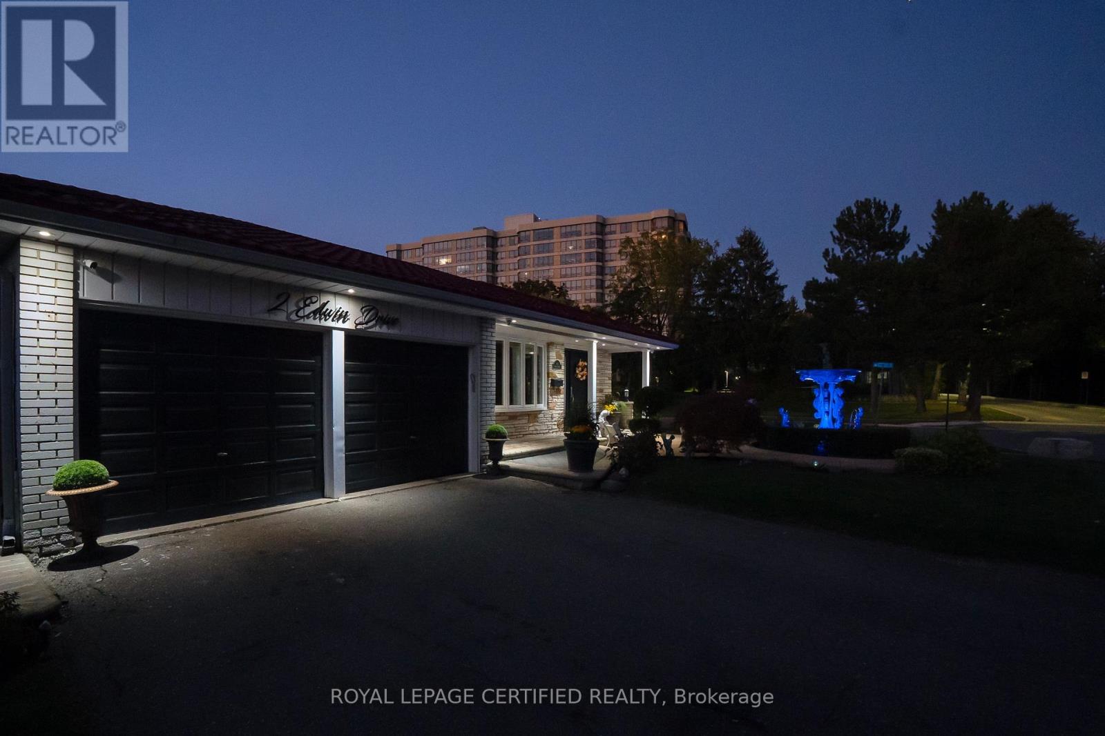 2 Edwin Drive, Brampton (Brampton South), Ontario  L6Y 1A1 - Photo 3 - W12465012