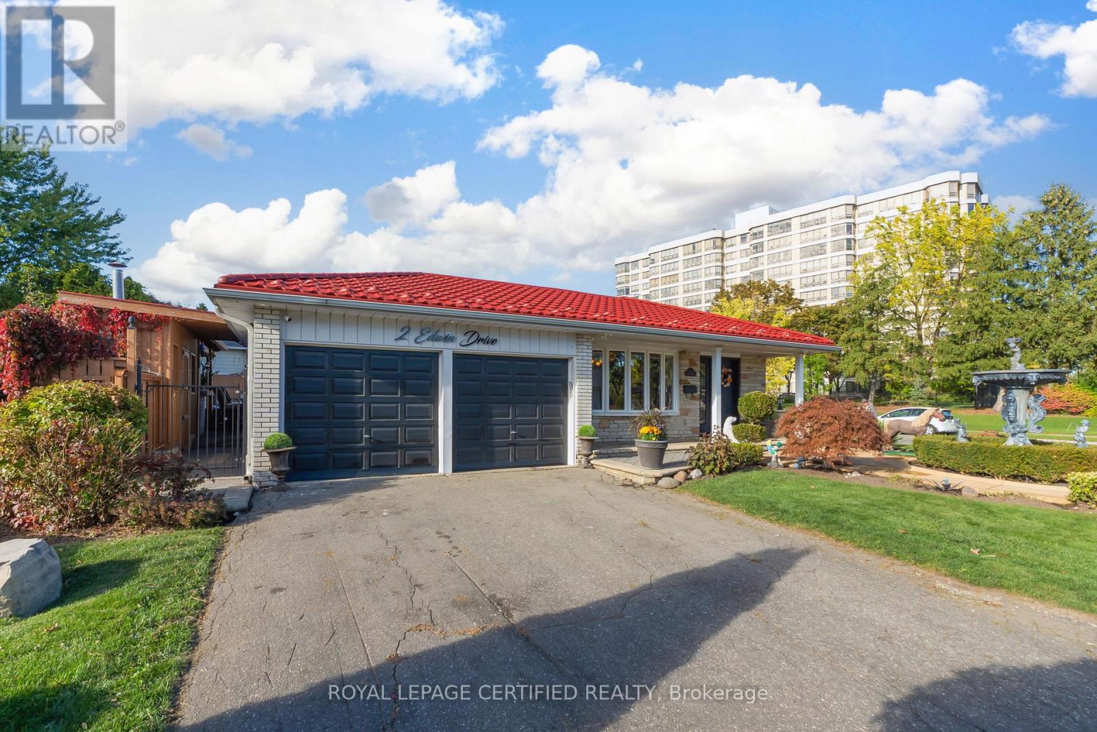 2 Edwin Drive, Brampton (Brampton South), Ontario  L6Y 1A1 - Photo 5 - W12465012