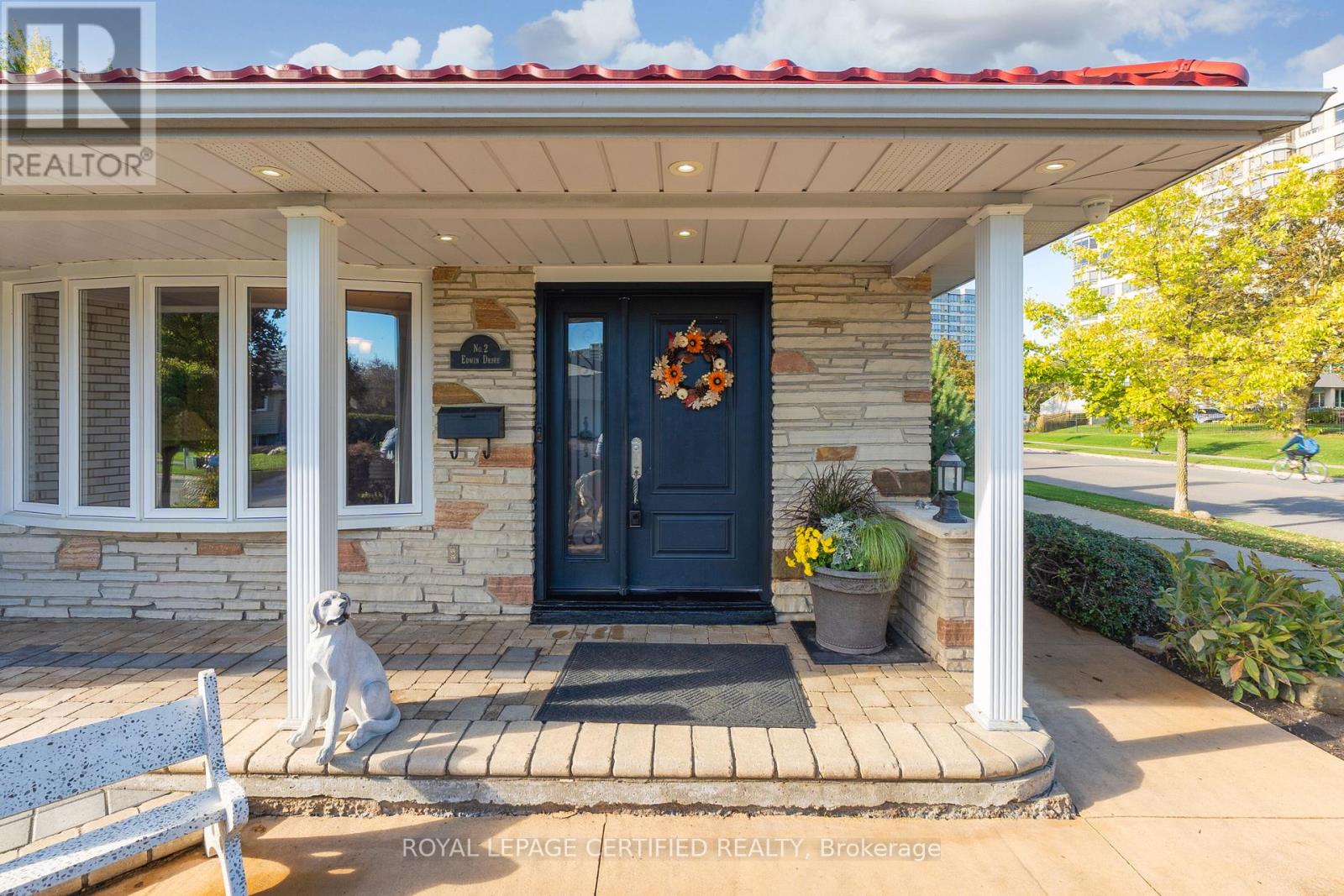 2 Edwin Drive, Brampton (Brampton South), Ontario  L6Y 1A1 - Photo 9 - W12465012