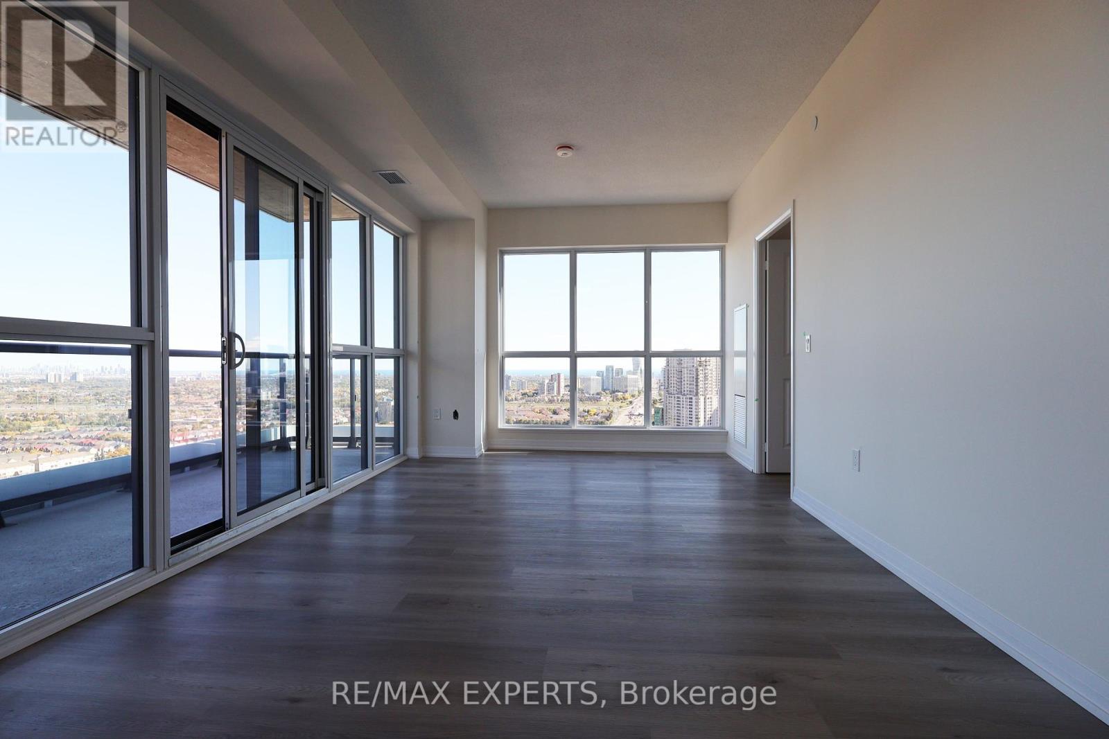 2701 - 15 Watergarden Drive, Mississauga, Ontario  L5R 0H4 - Photo 12 - W12465017