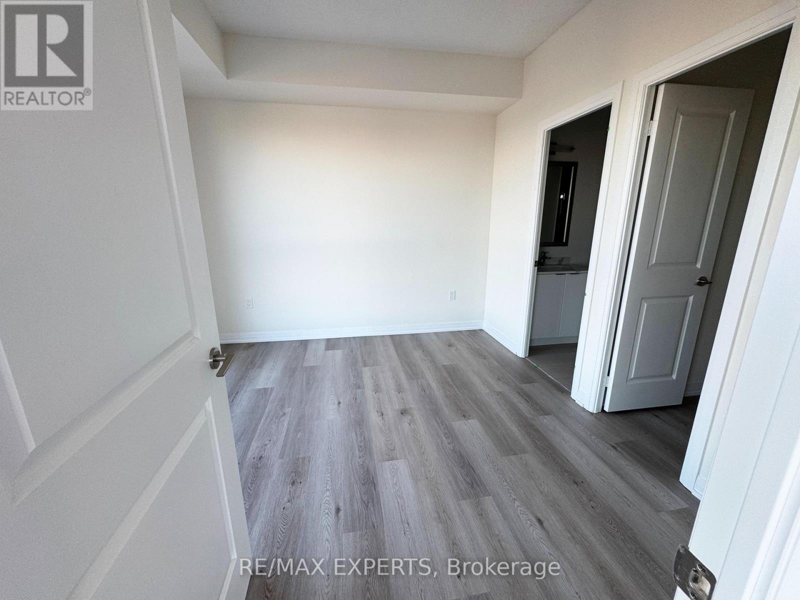 2701 - 15 Watergarden Drive, Mississauga, Ontario  L5R 0H4 - Photo 14 - W12465017