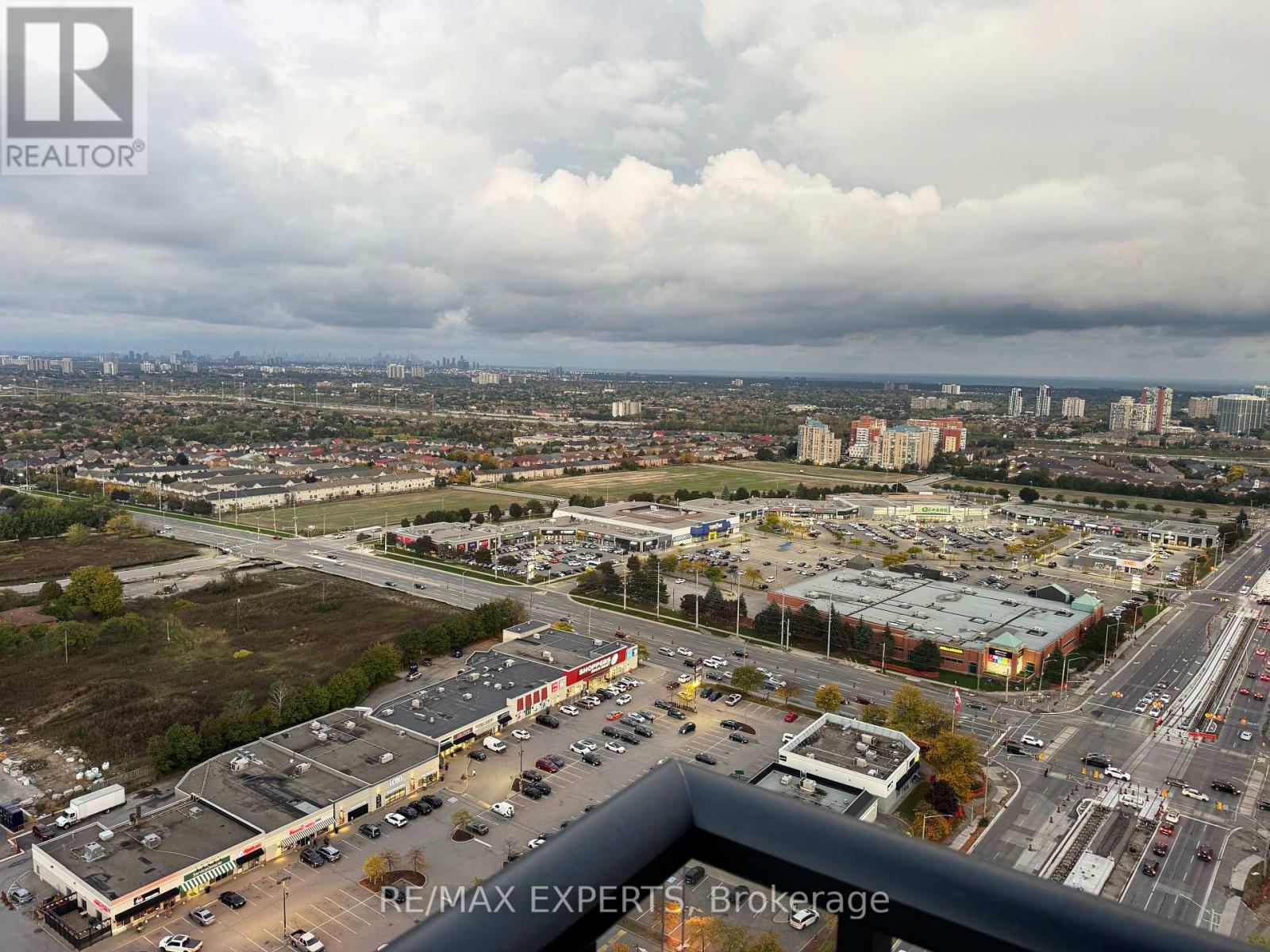 2701 - 15 Watergarden Drive, Mississauga, Ontario  L5R 0H4 - Photo 19 - W12465017