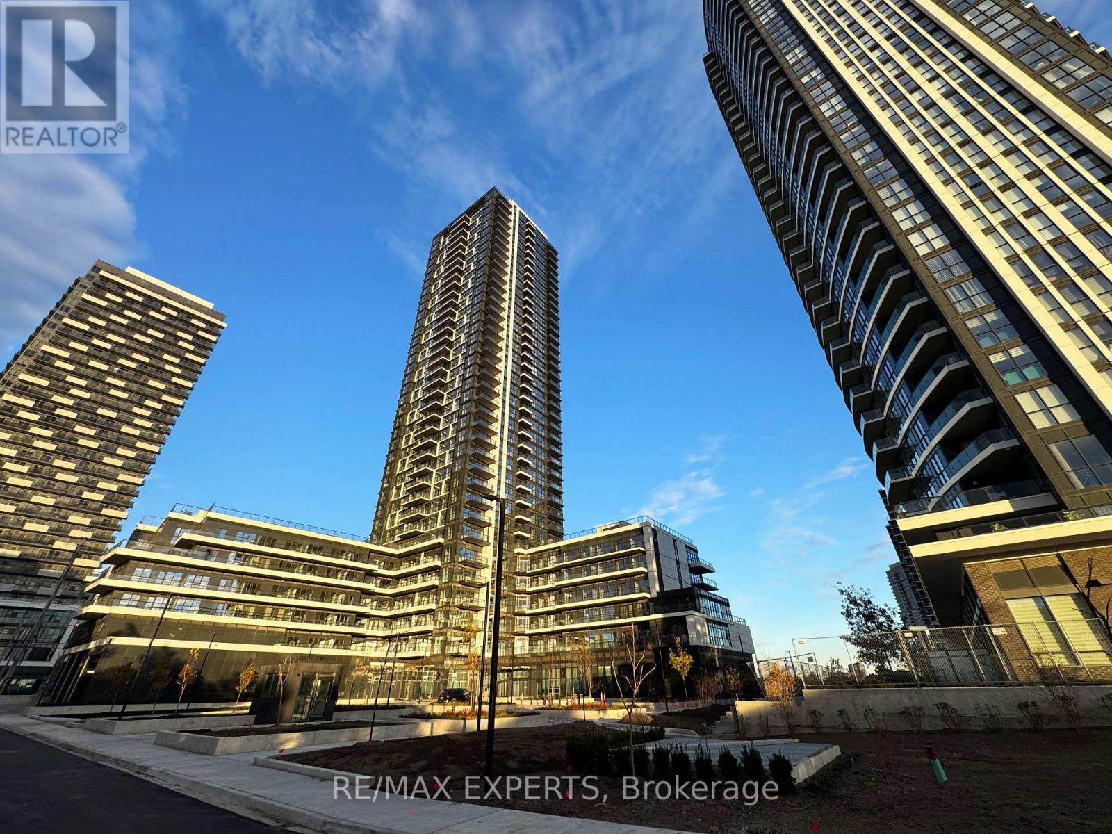 2701 - 15 Watergarden Drive, Mississauga, Ontario  L5R 0H4 - Photo 23 - W12465017