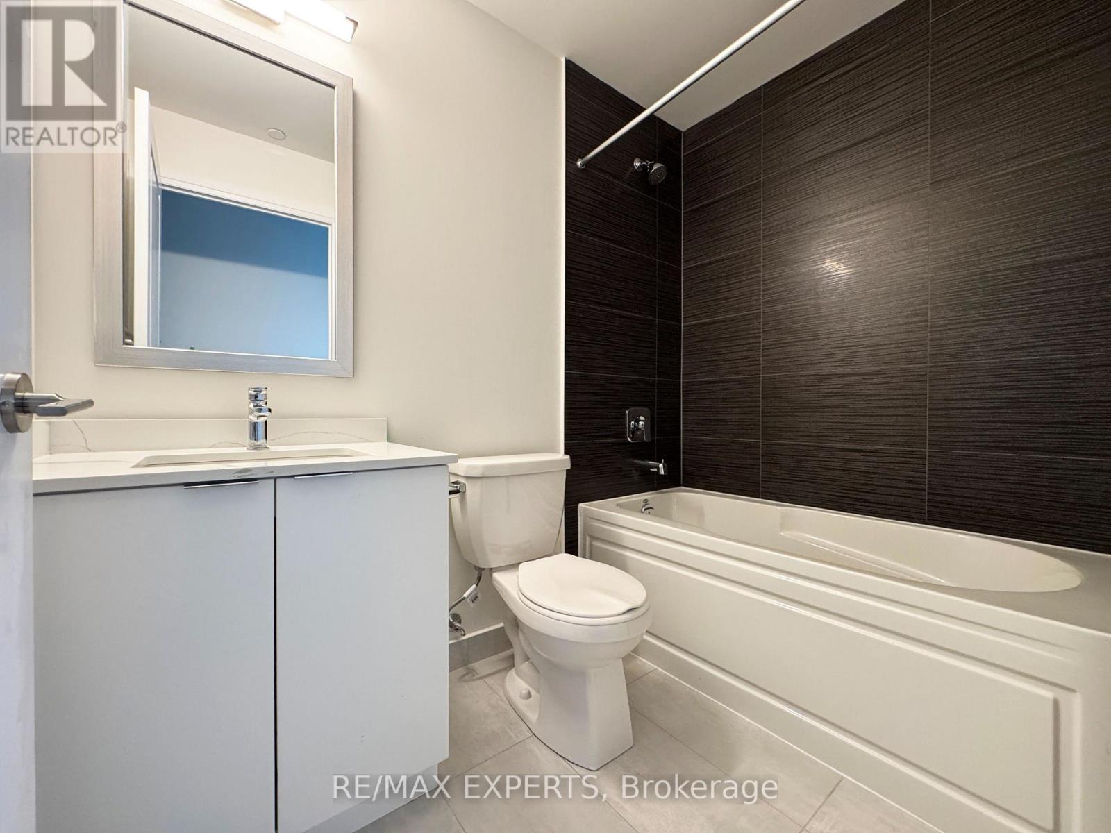 2701 - 15 Watergarden Drive, Mississauga, Ontario  L5R 0H4 - Photo 5 - W12465017