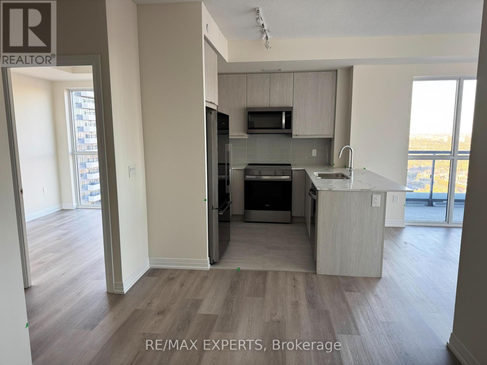 2701 - 15 Watergarden Drive, Mississauga, Ontario  L5R 0H4 - Photo 8 - W12465017