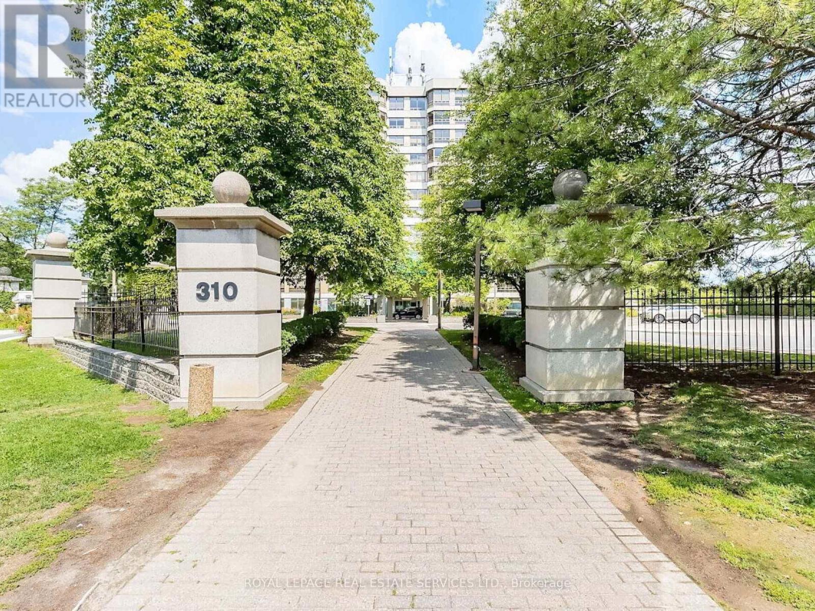 512 - 310 Mill Street S, Brampton, Ontario  L6Y 3B1 - Photo 2 - W12465021