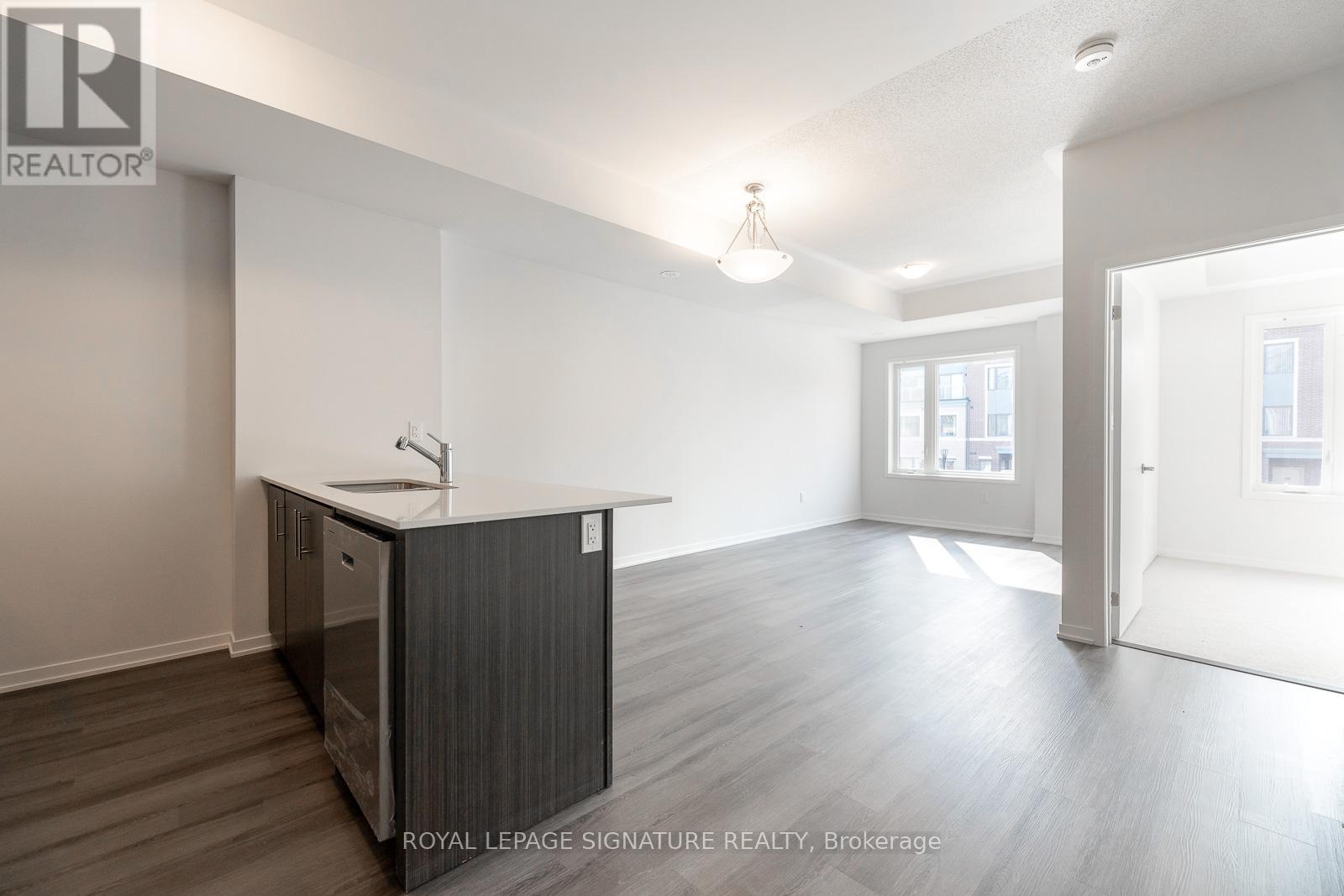 175 Lloyd Janes Lane, Toronto, Ontario  M8V 0J5 - Photo 4 - W12465025