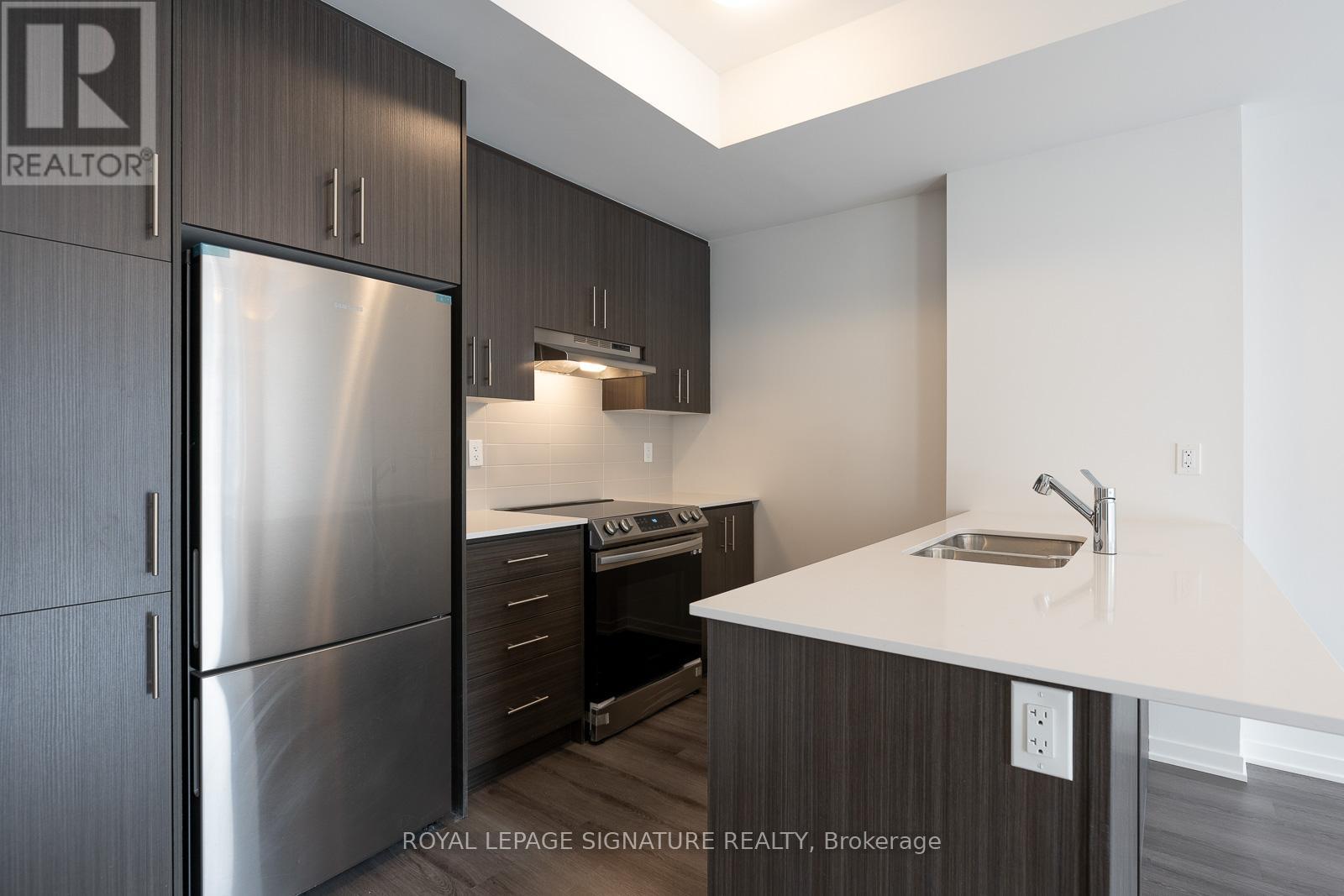 175 Lloyd Janes Lane, Toronto, Ontario  M8V 0J5 - Photo 5 - W12465025