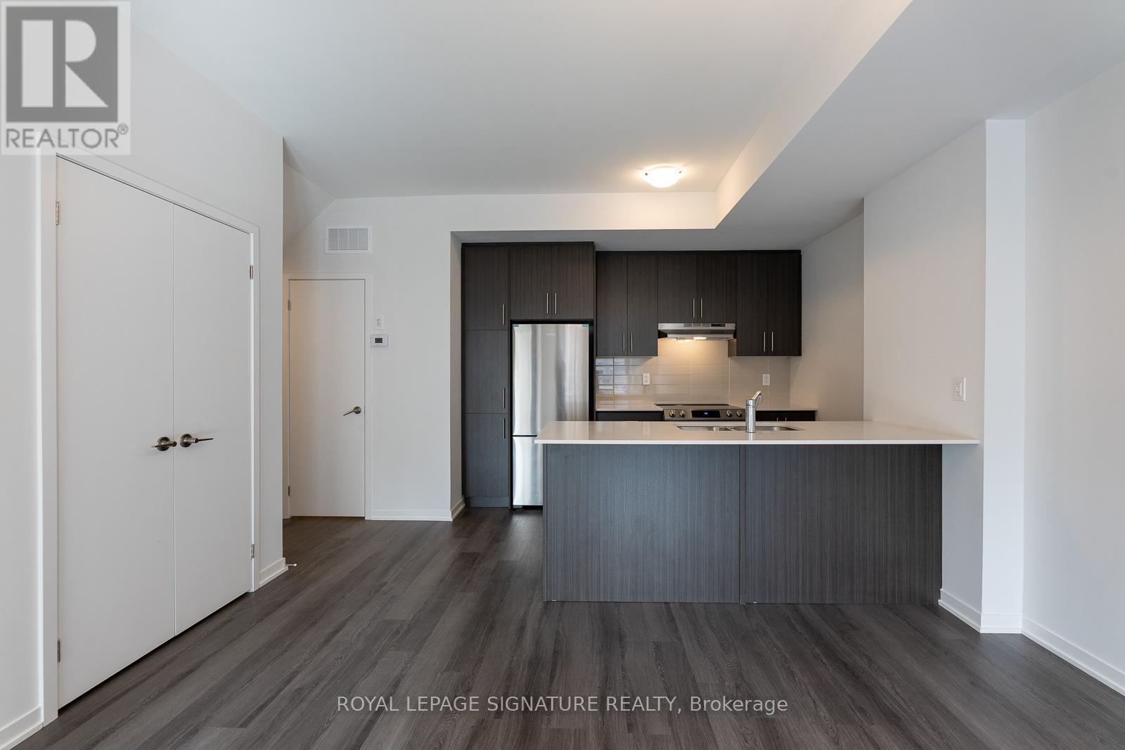 175 Lloyd Janes Lane, Toronto, Ontario  M8V 0J5 - Photo 9 - W12465025