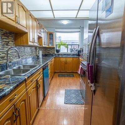 1508 - 3 Lisa Street, Brampton, Ontario  L6T 4A2 - Photo 5 - W12465027