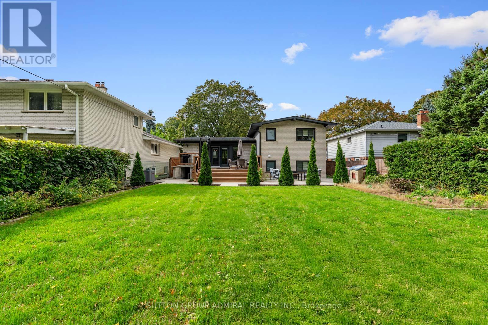 41 Waterford Drive, Toronto (Willowridge-Martingrove-Richview), Ontario  M9R 2N5 - Photo 30 - W12465060