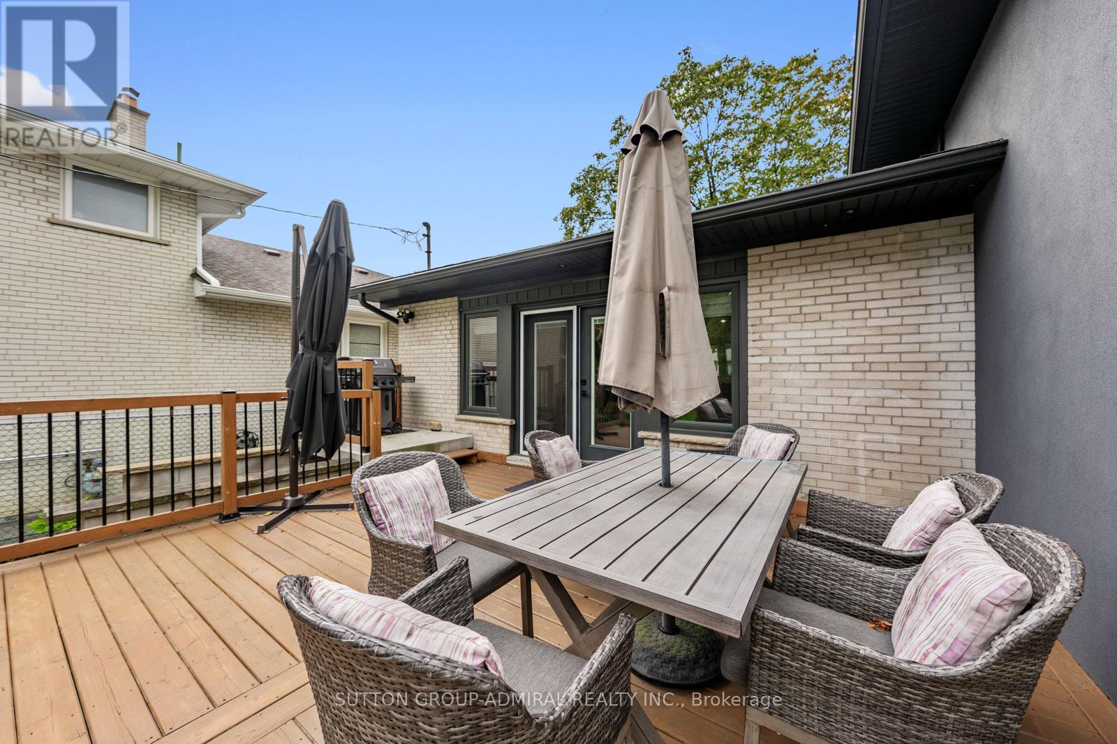 41 Waterford Drive, Toronto (Willowridge-Martingrove-Richview), Ontario  M9R 2N5 - Photo 33 - W12465060