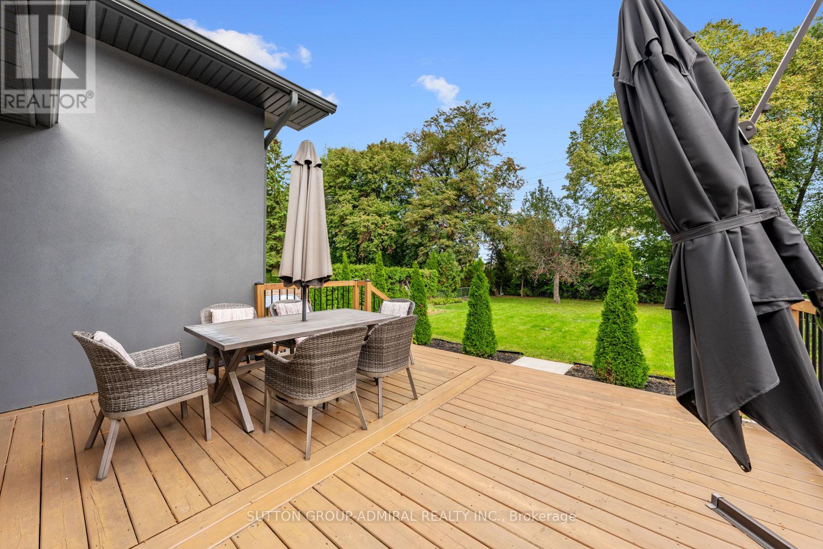41 Waterford Drive, Toronto (Willowridge-Martingrove-Richview), Ontario  M9R 2N5 - Photo 34 - W12465060