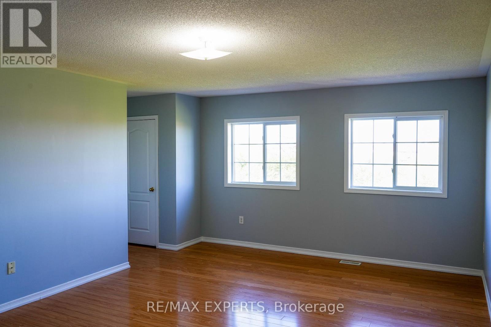 63 Haviland Circle, Brampton, Ontario  L6R 0T7 - Photo 3 - W12465086
