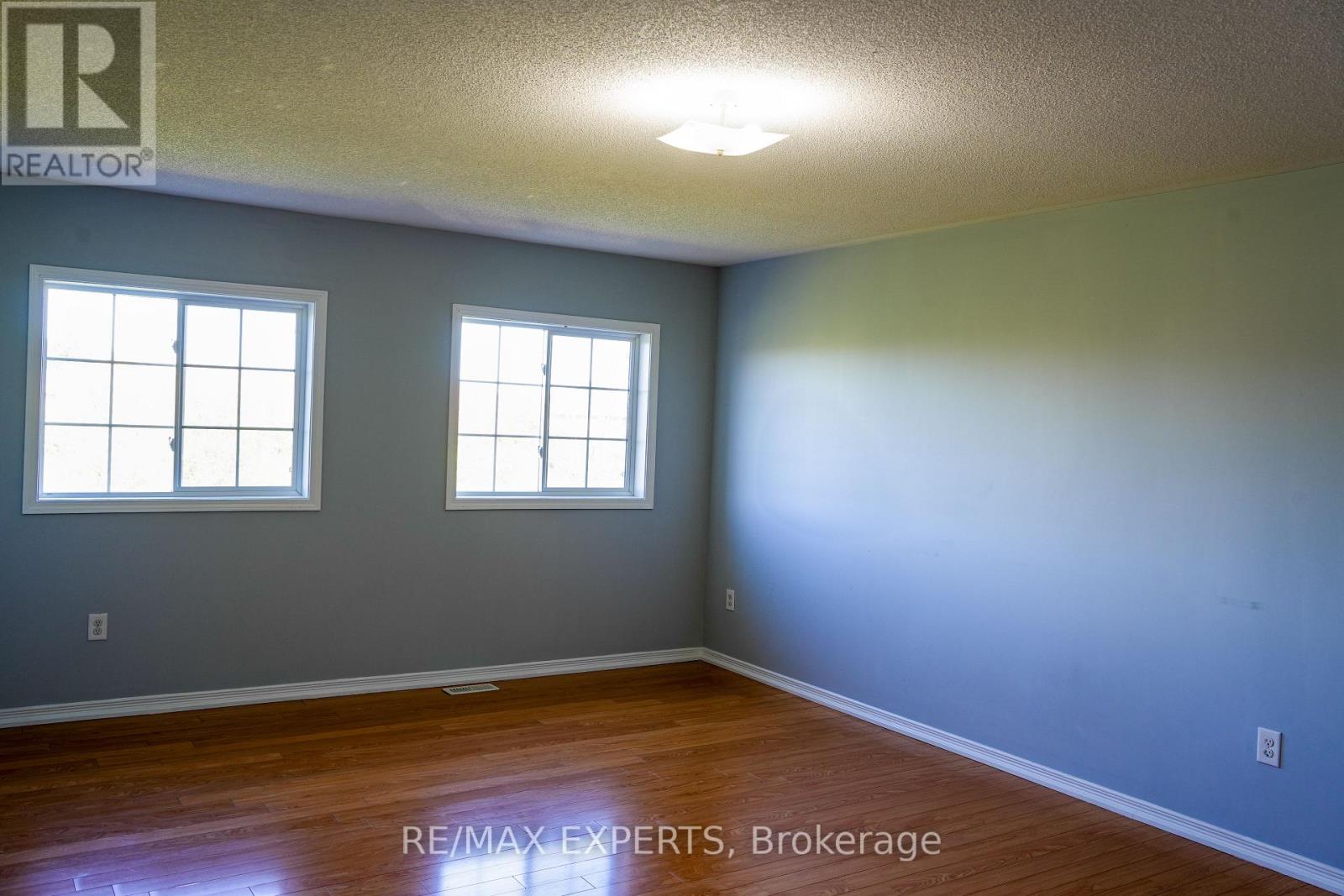 63 Haviland Circle, Brampton, Ontario  L6R 0T7 - Photo 4 - W12465086