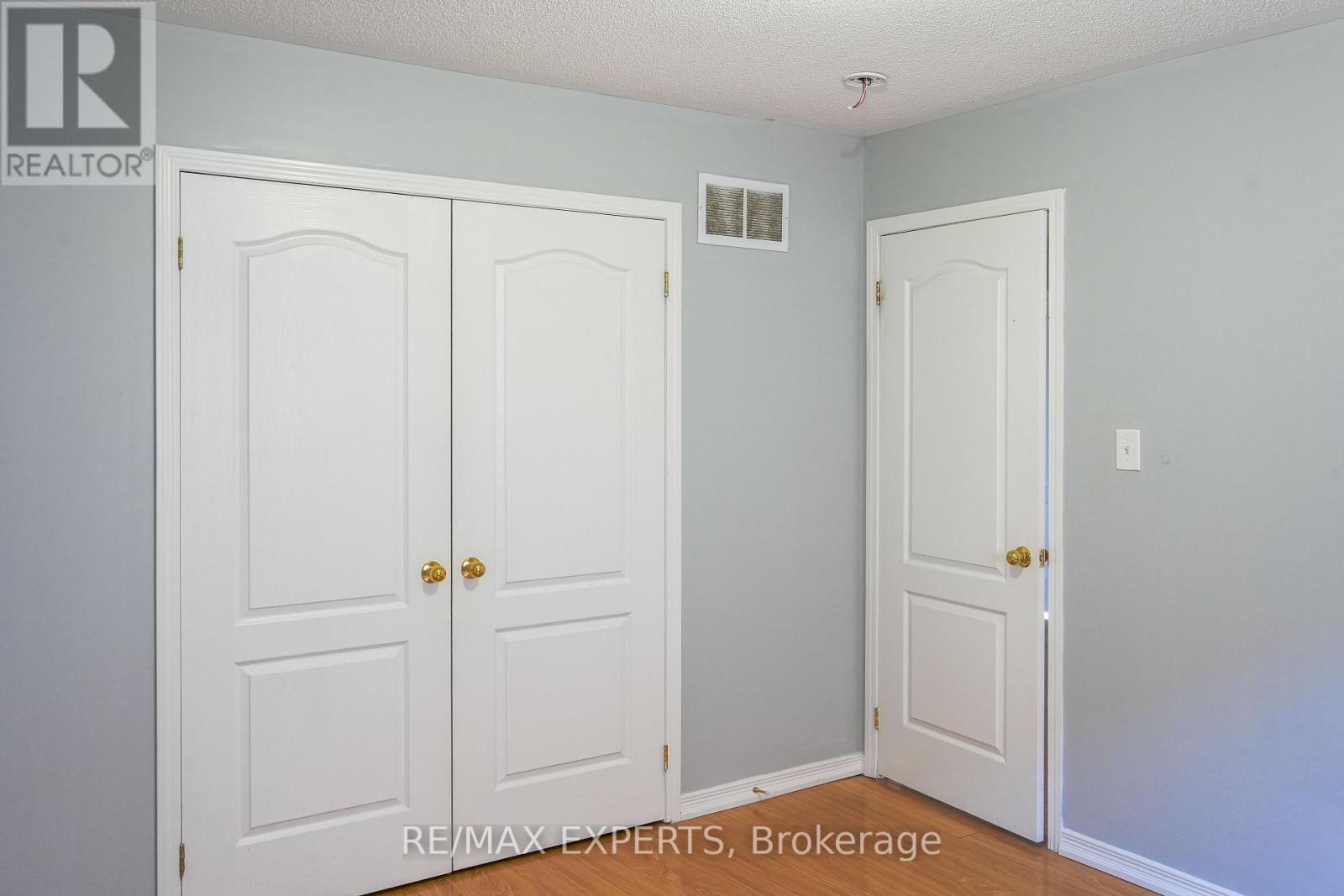 63 Haviland Circle, Brampton, Ontario  L6R 0T7 - Photo 7 - W12465086