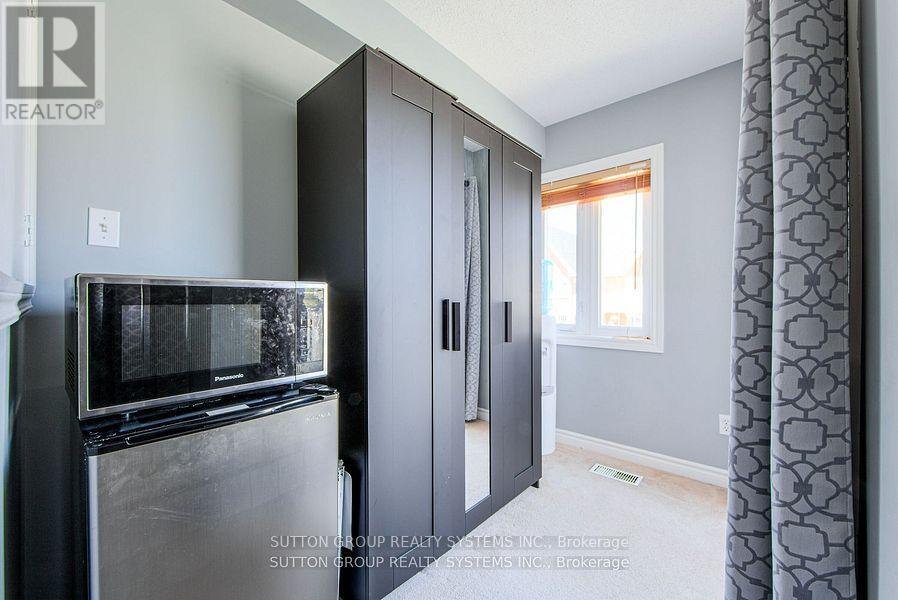 406 - 1701 Lampman Avenue, Burlington (Uptown), Ontario  L7L 6R9 - Photo 15 - W12465091