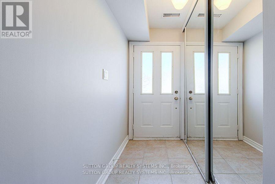 406 - 1701 Lampman Avenue, Burlington (Uptown), Ontario  L7L 6R9 - Photo 3 - W12465091