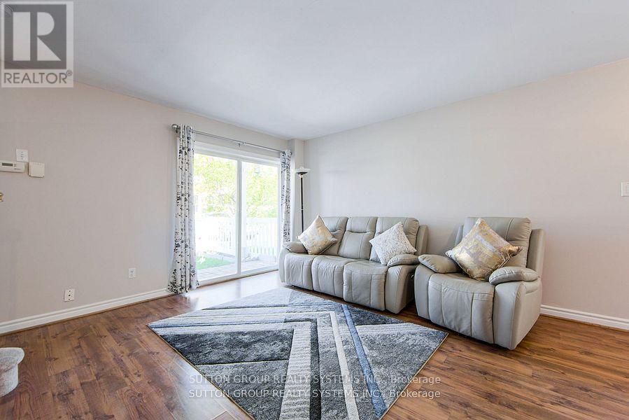 406 - 1701 Lampman Avenue, Burlington (Uptown), Ontario  L7L 6R9 - Photo 5 - W12465091