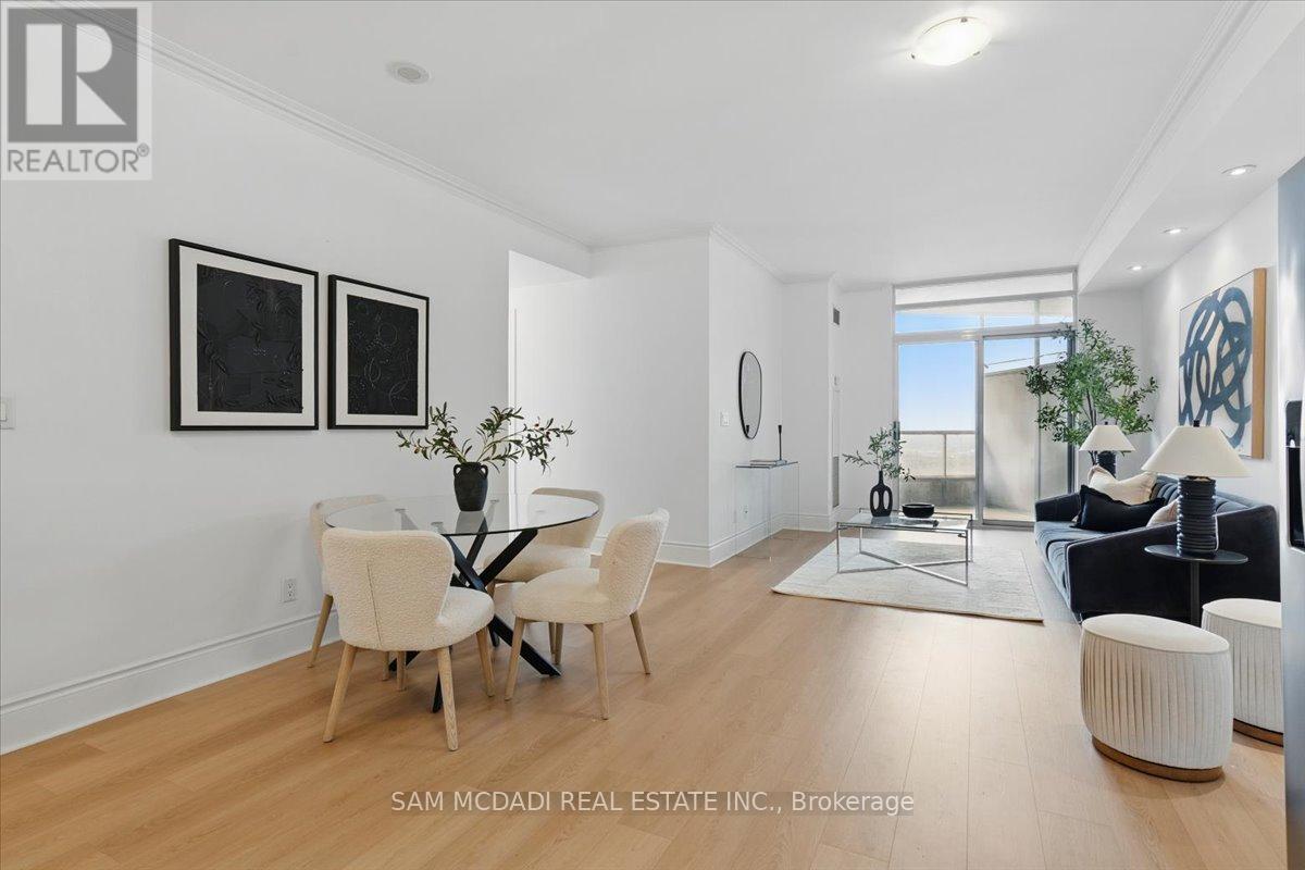 3028 - 3888 Duke Of York Boulevard, Mississauga (City Centre), Ontario  L5B 4P5 - Photo 10 - W12465107