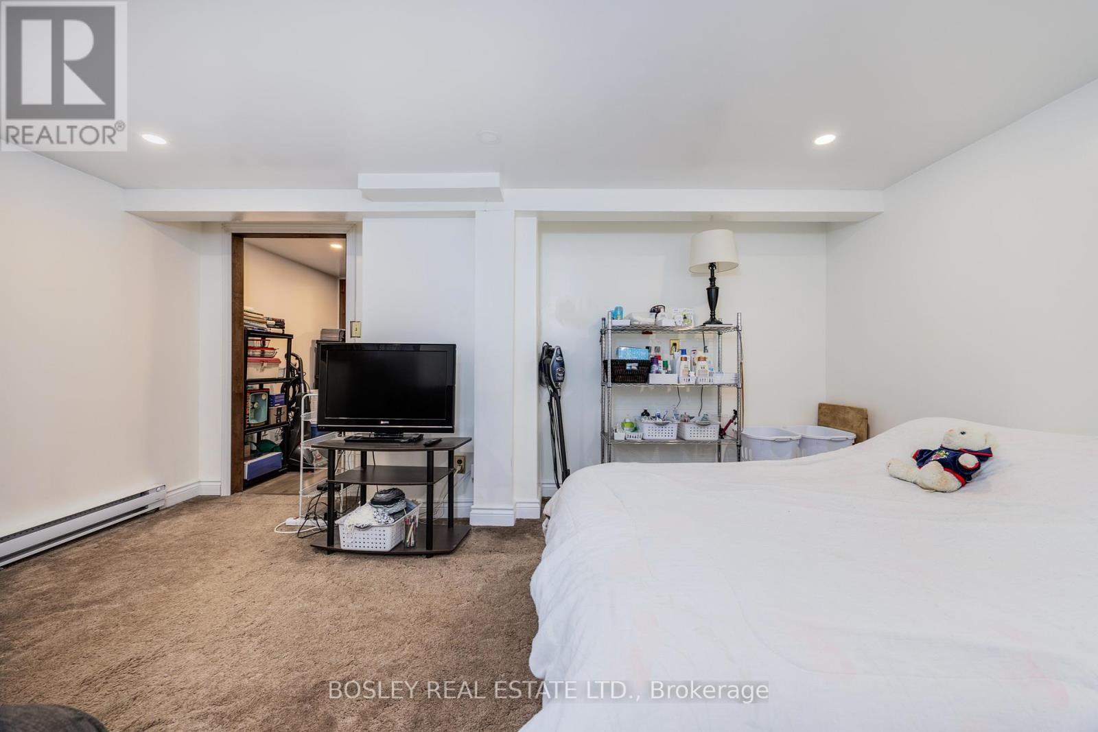 16 Grand River Court, Brampton, Ontario  L6S 2J8 - Photo 29 - W12465109