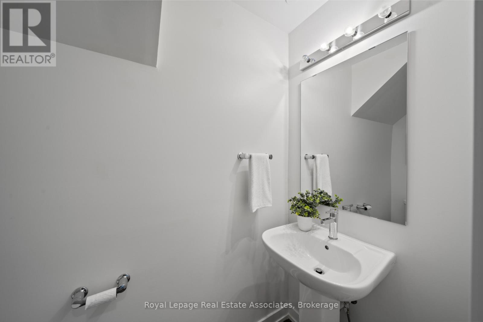 10 - 3546 Colonial Drive, Mississauga, Ontario  L5L 0C1 - Photo 13 - W12465113