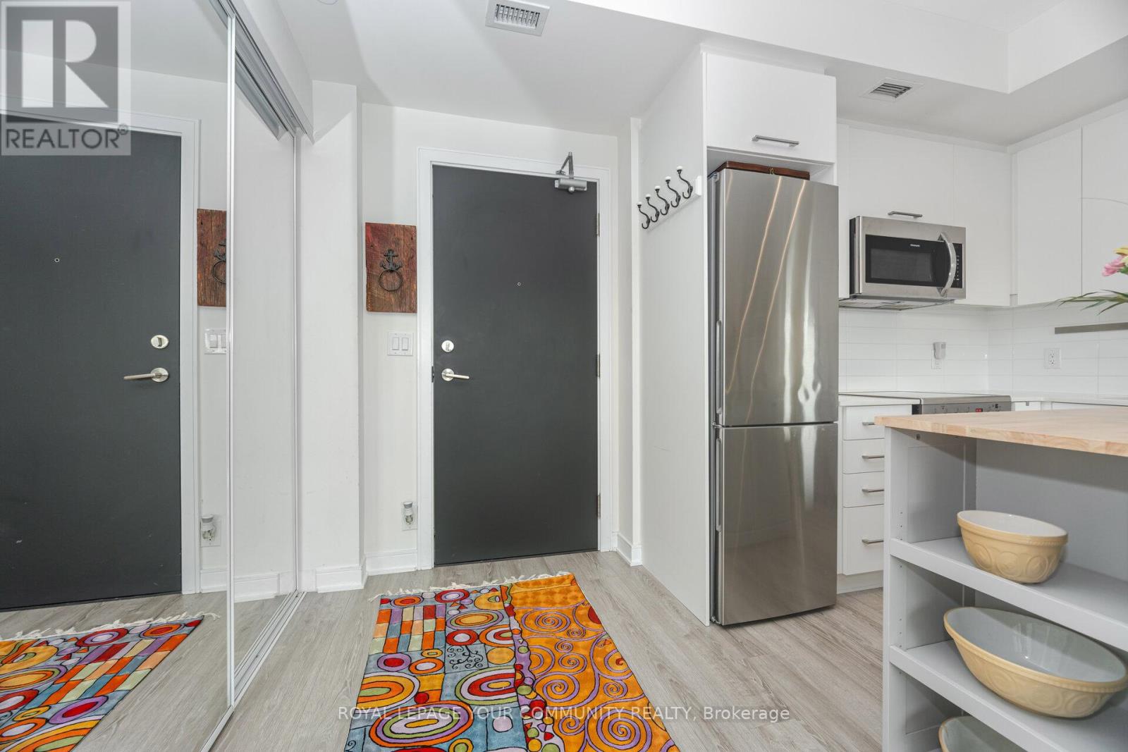 512 - 1 Neighbourhood Lane, Toronto (Stonegate-Queensway), Ontario  M8Y 0C2 - Photo 11 - W12465120