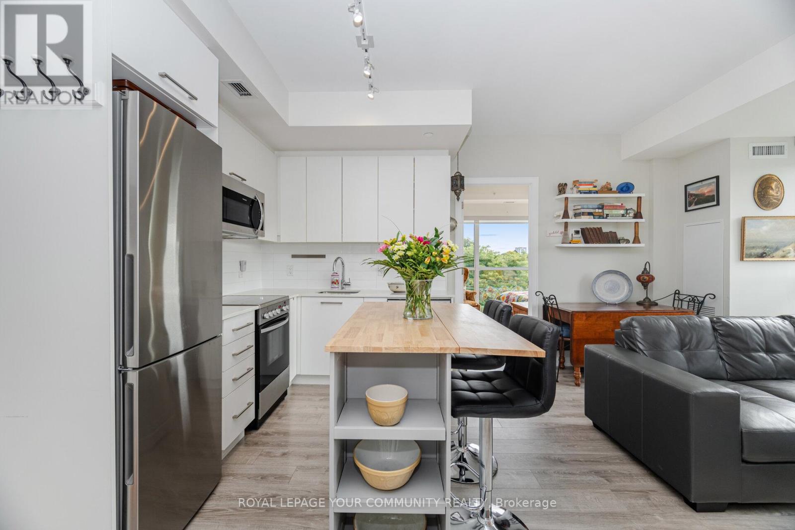512 - 1 Neighbourhood Lane, Toronto (Stonegate-Queensway), Ontario  M8Y 0C2 - Photo 13 - W12465120