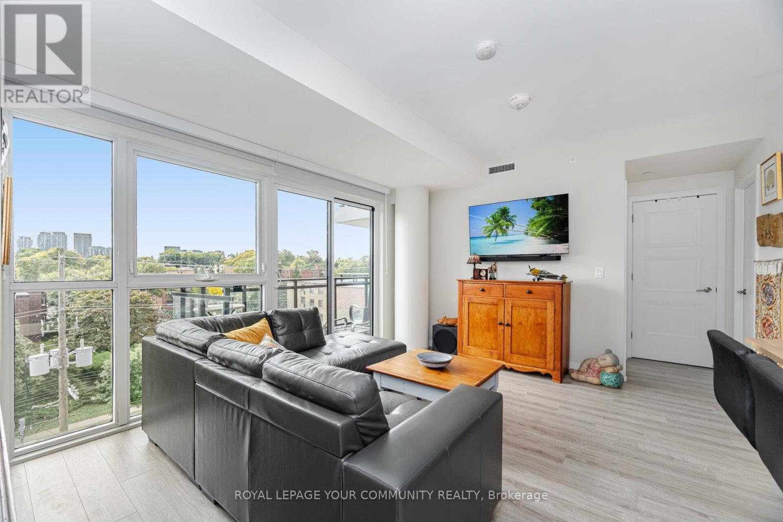 512 - 1 Neighbourhood Lane, Toronto (Stonegate-Queensway), Ontario  M8Y 0C2 - Photo 14 - W12465120