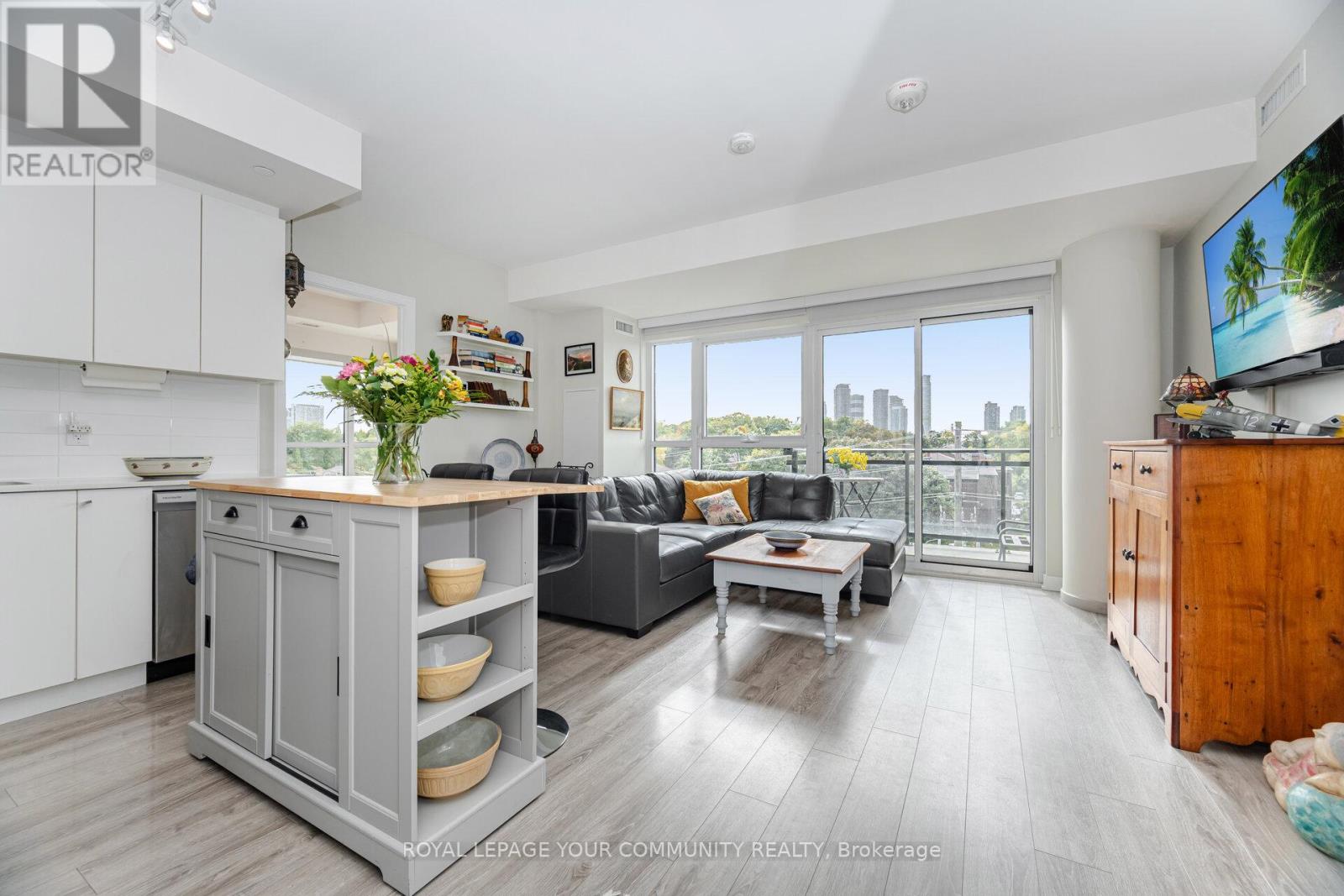 512 - 1 Neighbourhood Lane, Toronto (Stonegate-Queensway), Ontario  M8Y 0C2 - Photo 15 - W12465120