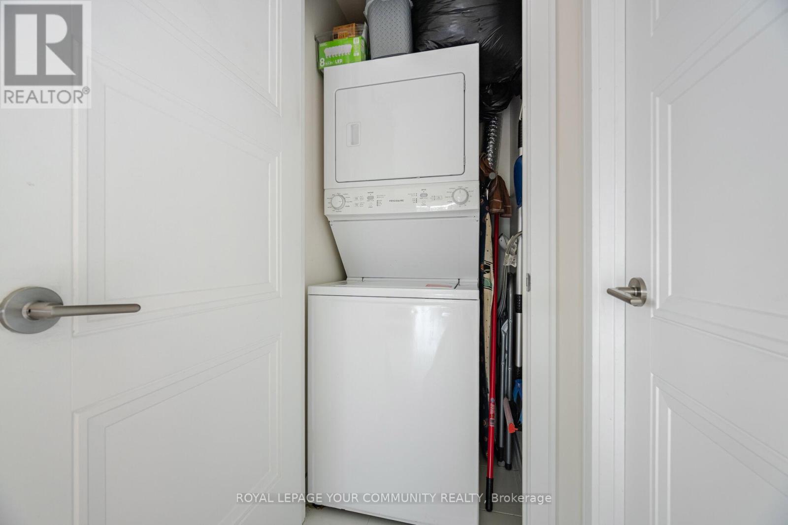 512 - 1 Neighbourhood Lane, Toronto (Stonegate-Queensway), Ontario  M8Y 0C2 - Photo 30 - W12465120