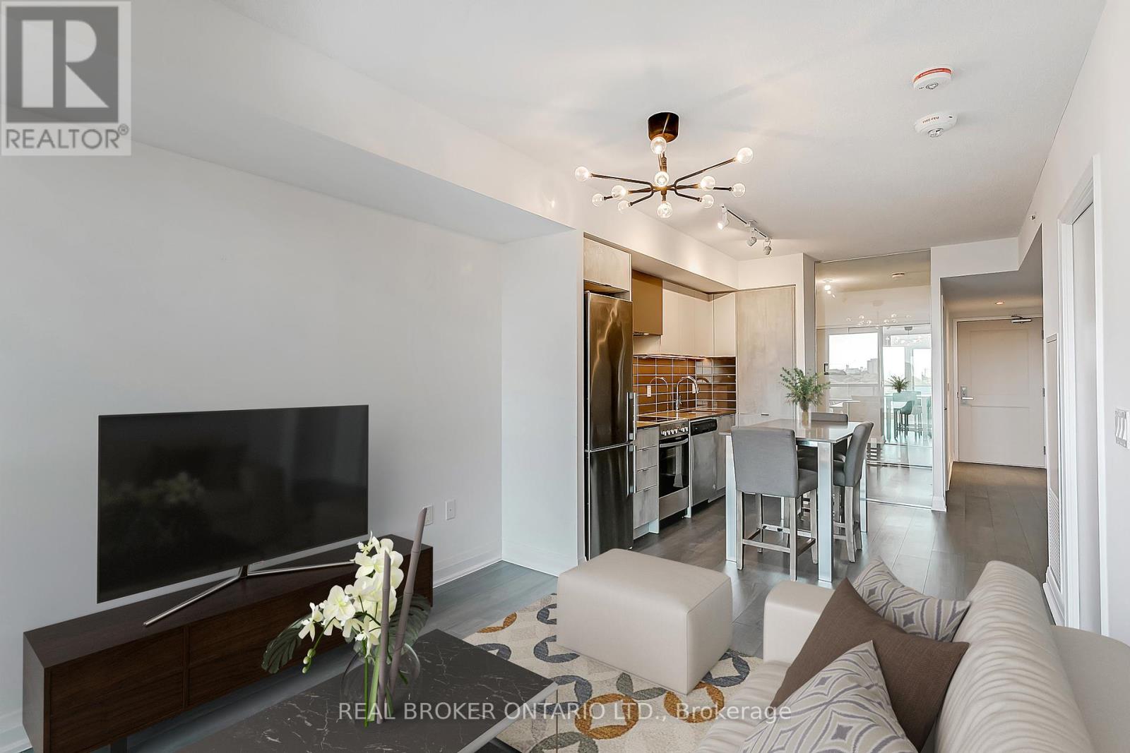 832 - 26 Gibbs Road, Toronto, Ontario  M9B 0E3 - Photo 2 - W12465124
