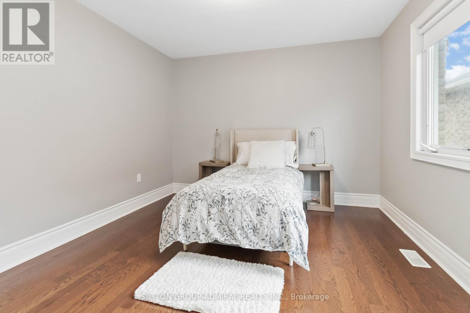 3301 Skipton Lane, Oakville, Ontario  L6M 0K2 - Photo 32 - W12465151